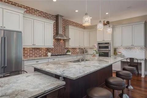 3101 LACY LEAF CT