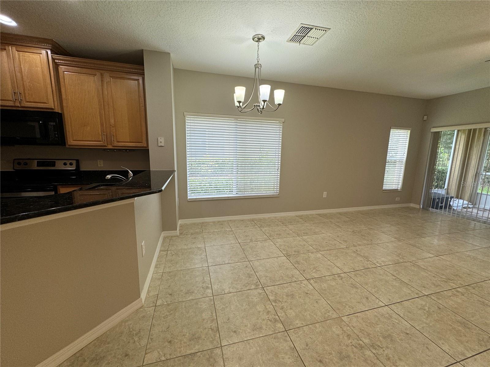 8552 TRAIL WIND DR