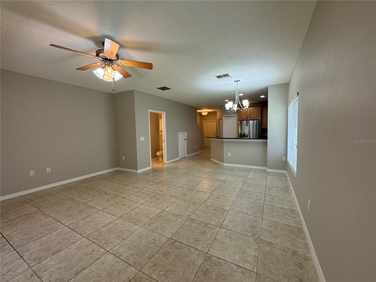 8552 TRAIL WIND DR