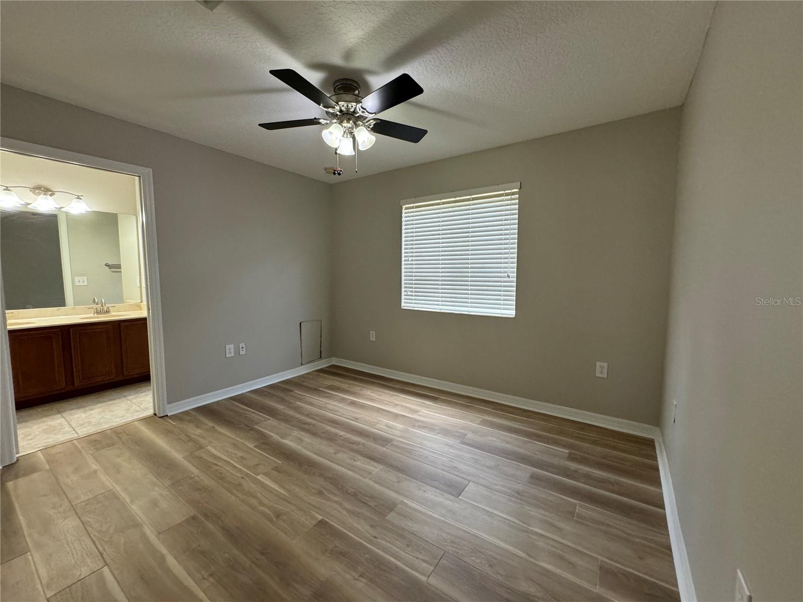 8552 TRAIL WIND DR