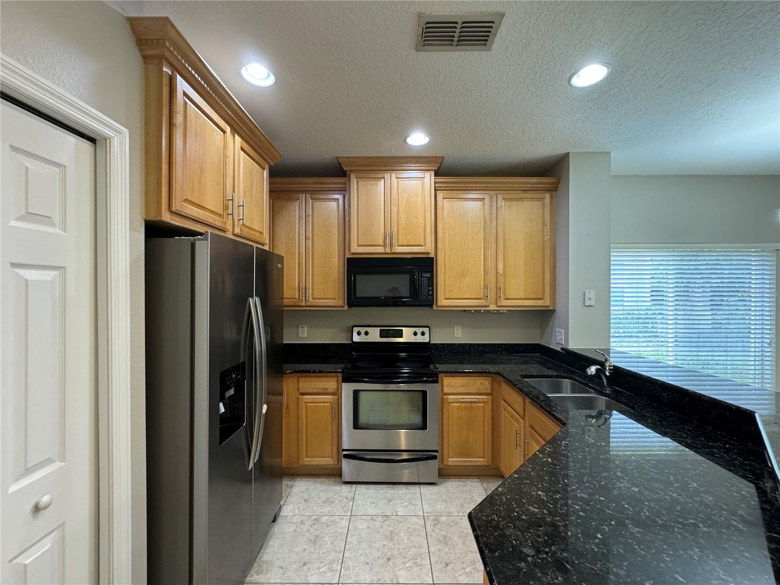8552 TRAIL WIND DR