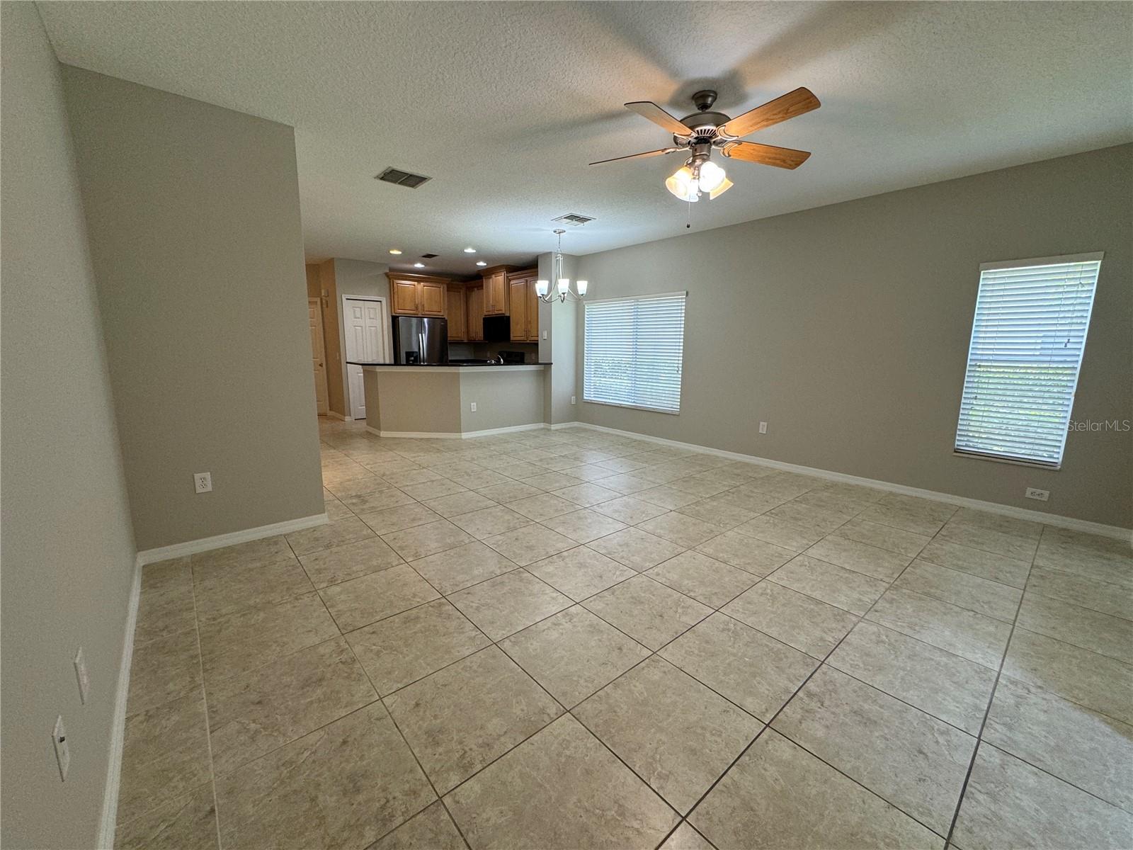 8552 TRAIL WIND DR