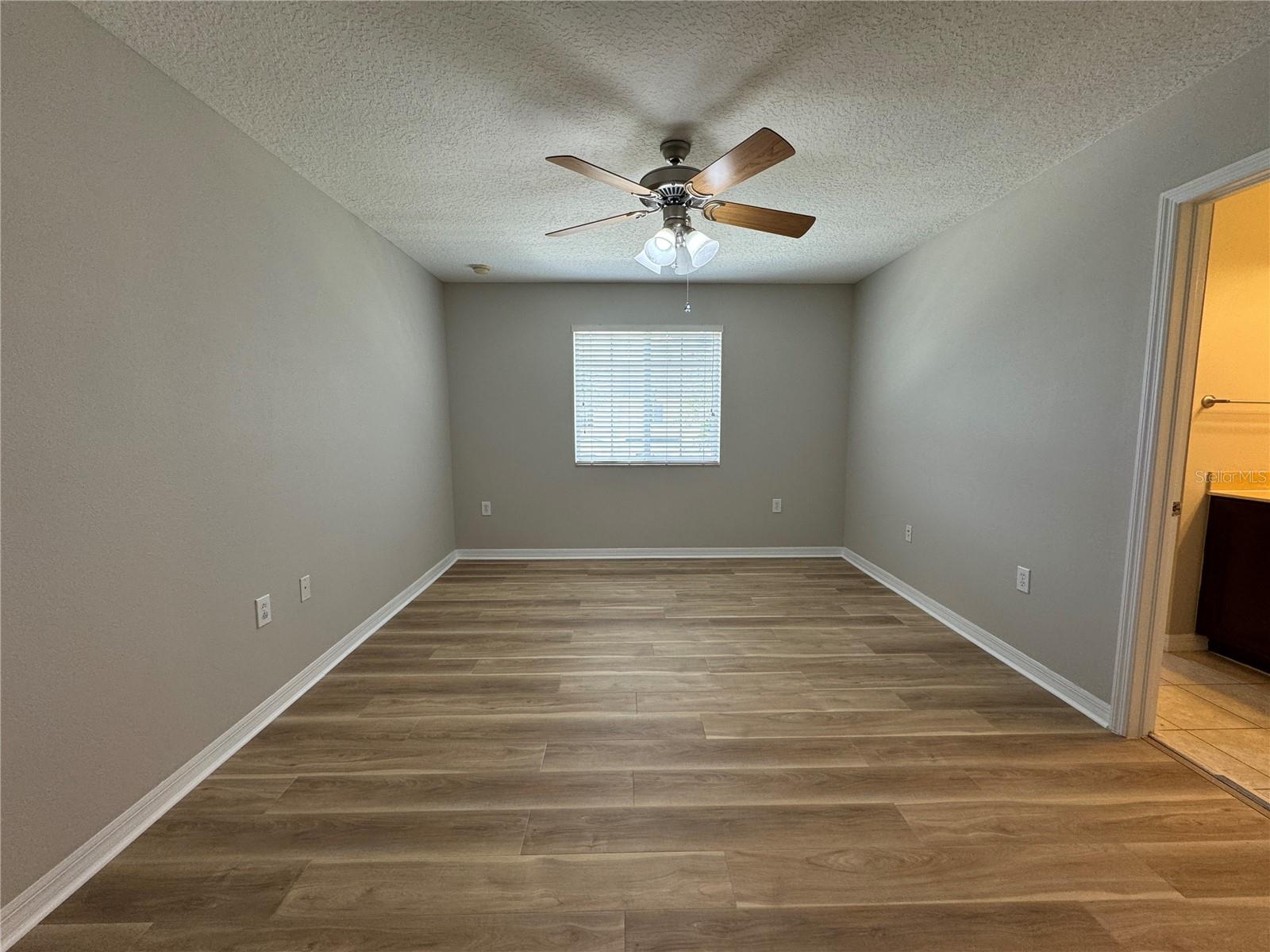 8552 TRAIL WIND DR