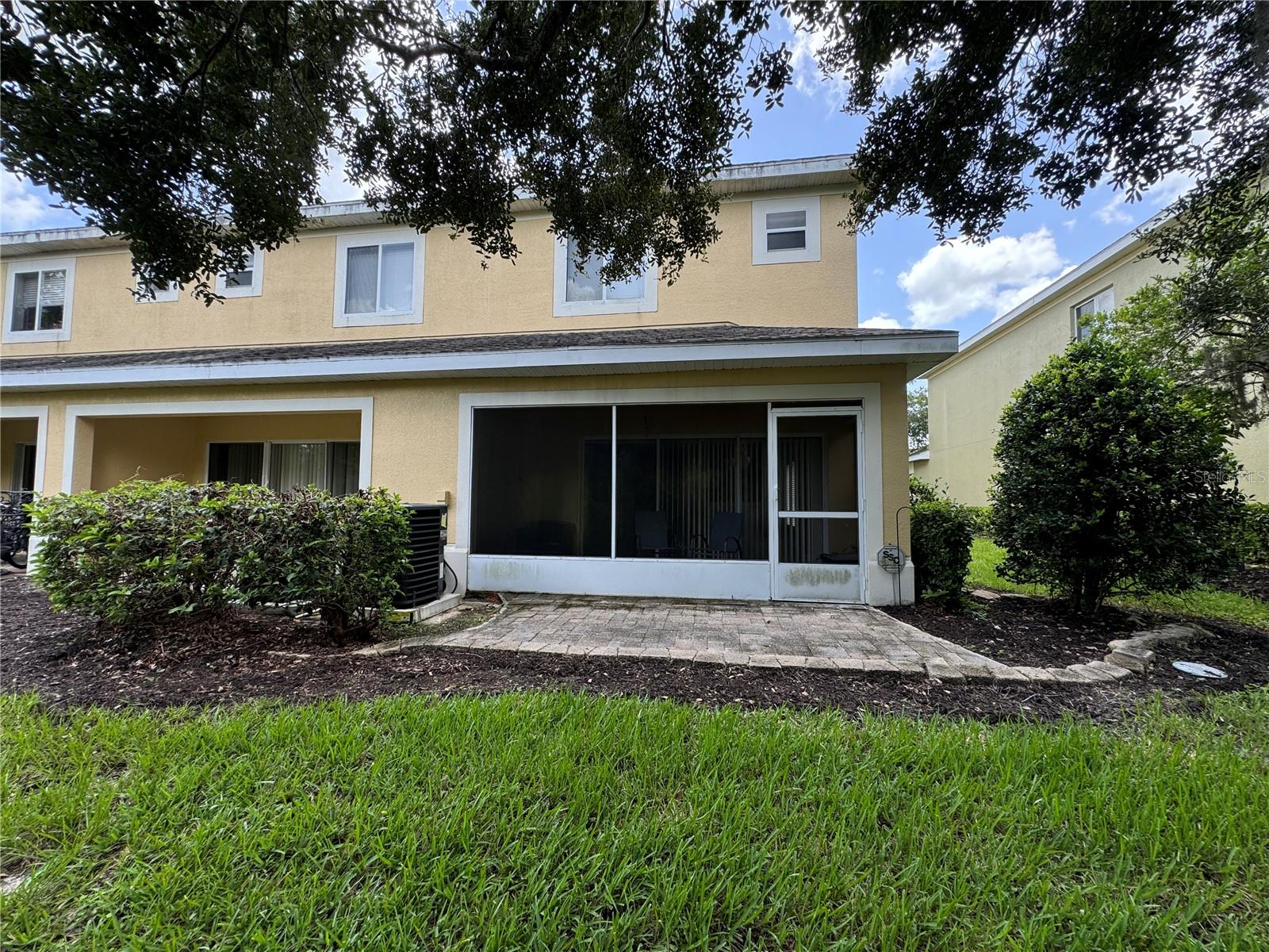 8552 TRAIL WIND DR