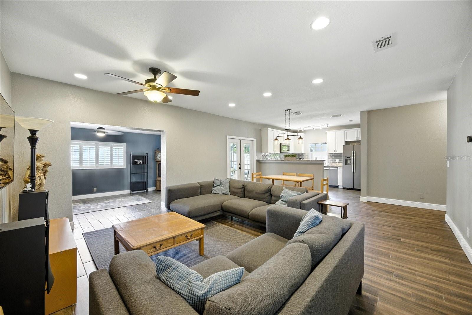 114 S HALE AVE