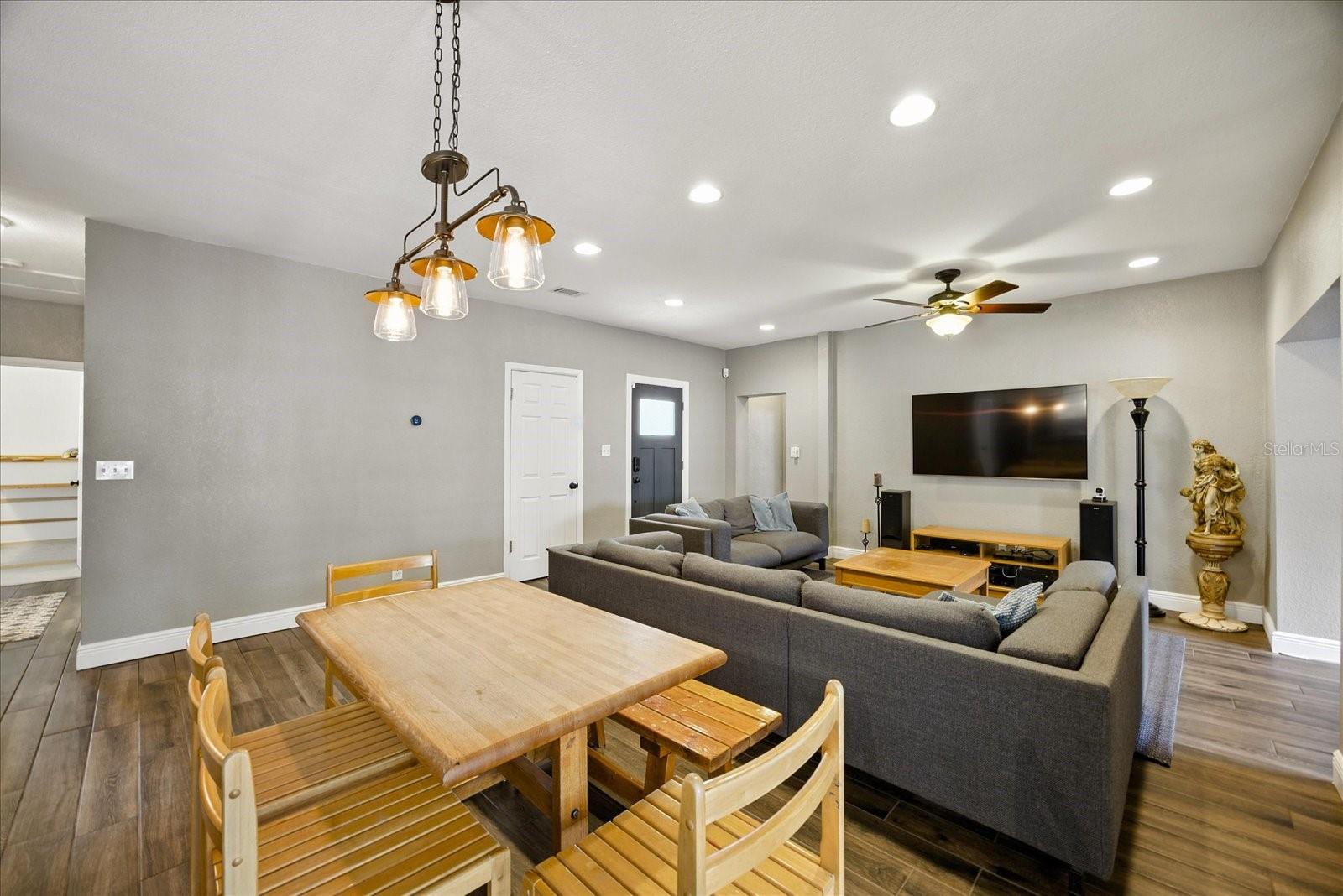114 S HALE AVE