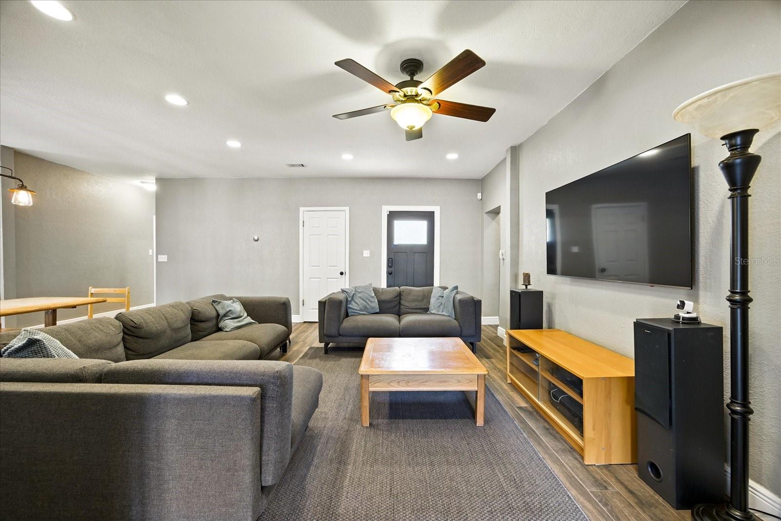 114 S HALE AVE