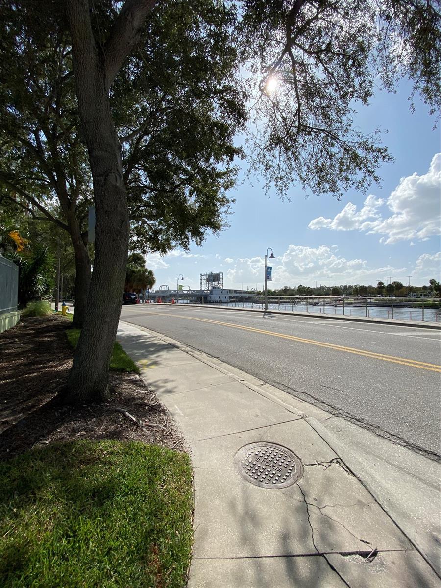 1501 DOYLE CARLTON DR #305