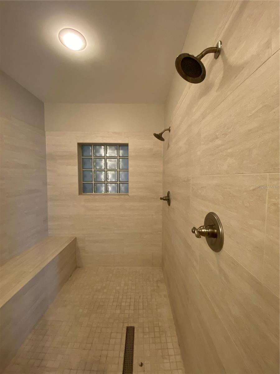 1501 DOYLE CARLTON DR #305