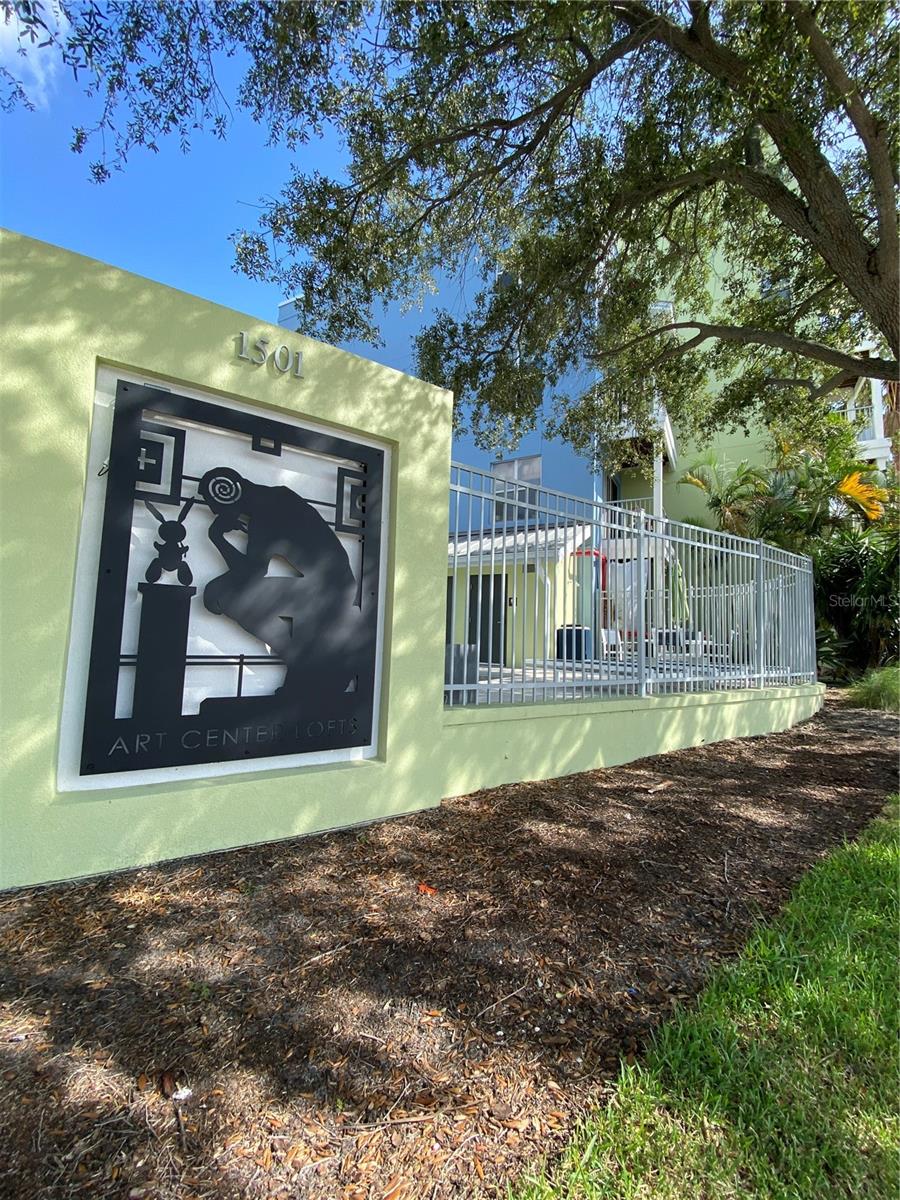 1501 DOYLE CARLTON DR #305