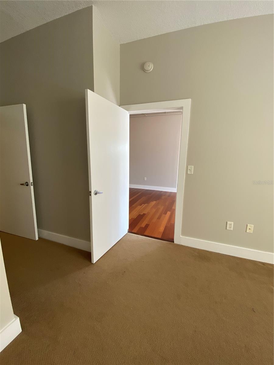 1501 DOYLE CARLTON DR #305