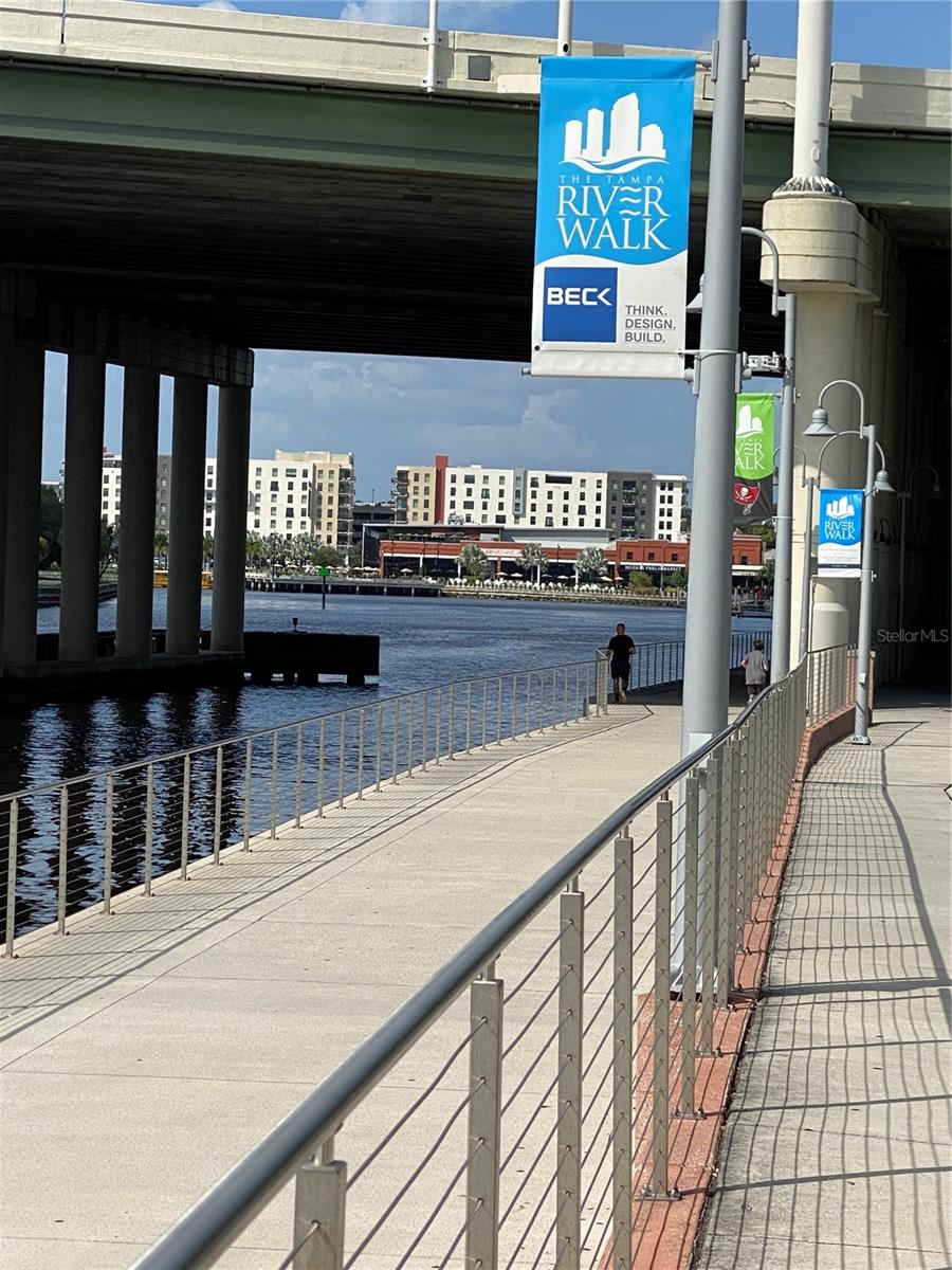 1501 DOYLE CARLTON DR #305