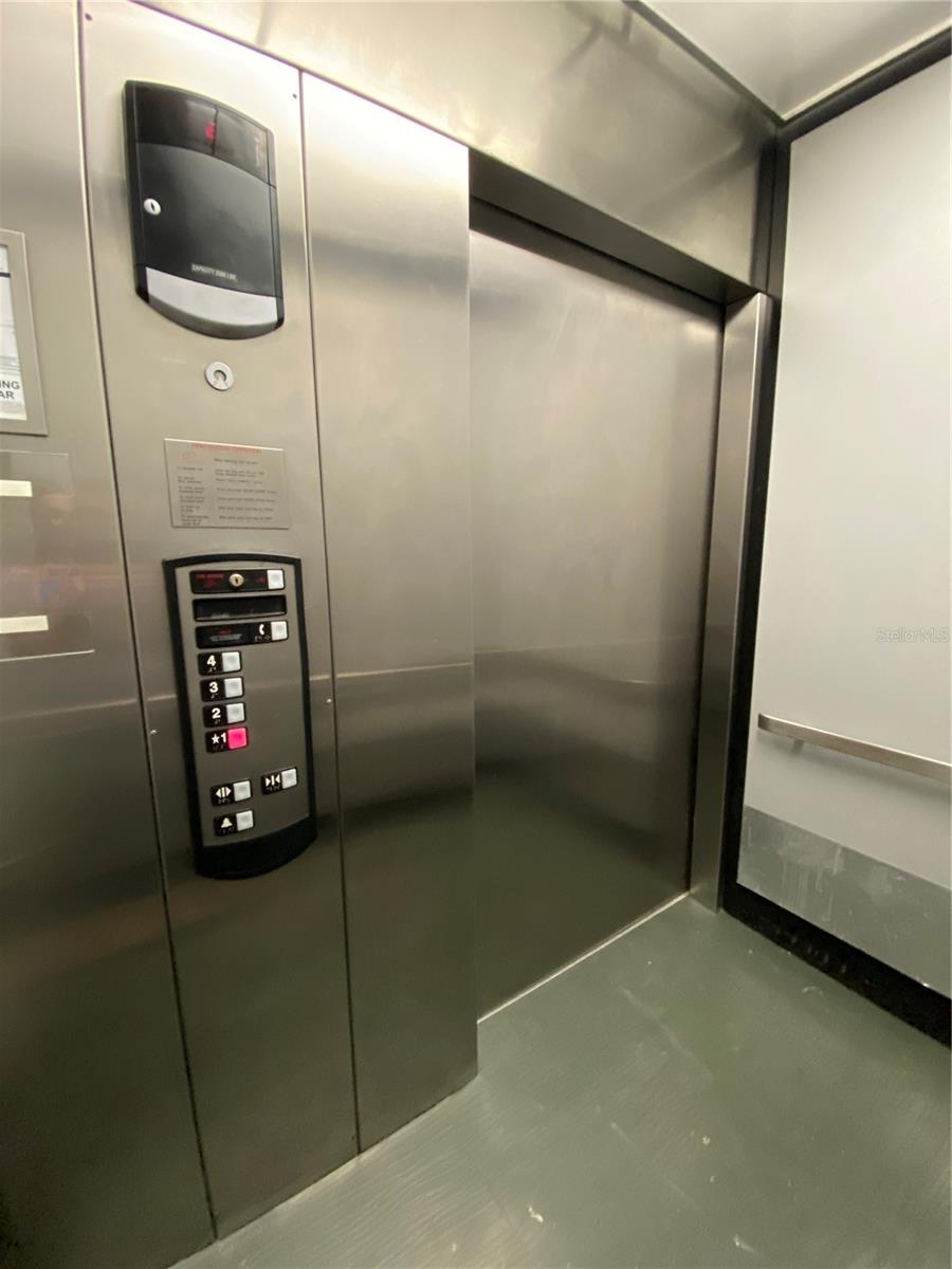 1501 DOYLE CARLTON DR #305