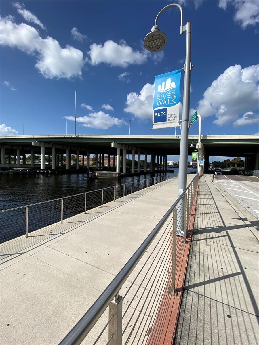 1501 DOYLE CARLTON DR #305