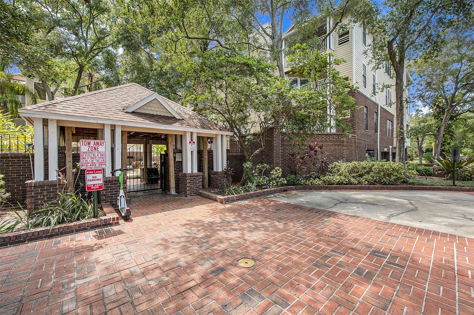 1000 W HORATIO ST #301
