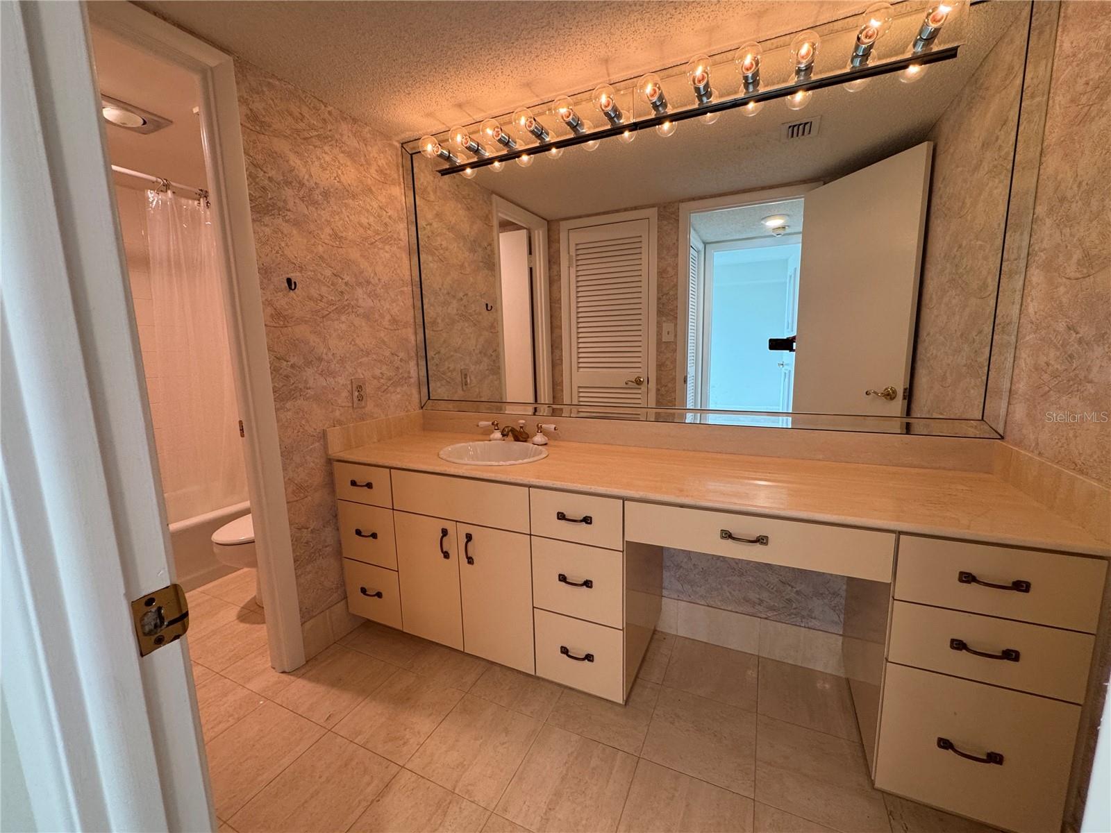 2611 BAYSHORE BLVD #1805