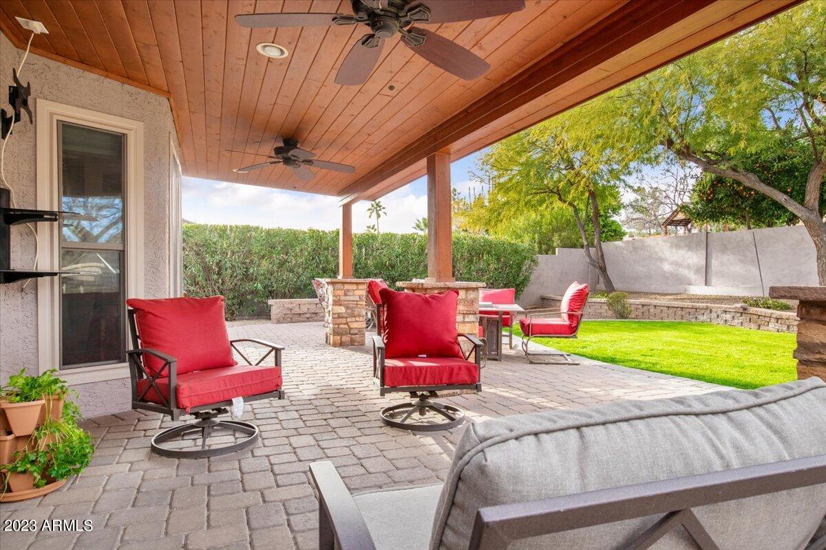 6428 E GRANDVIEW Drive