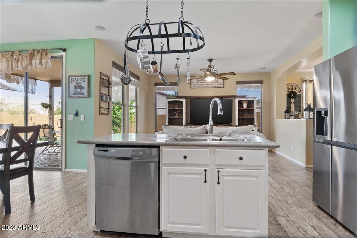 2218 W ANGEL Way