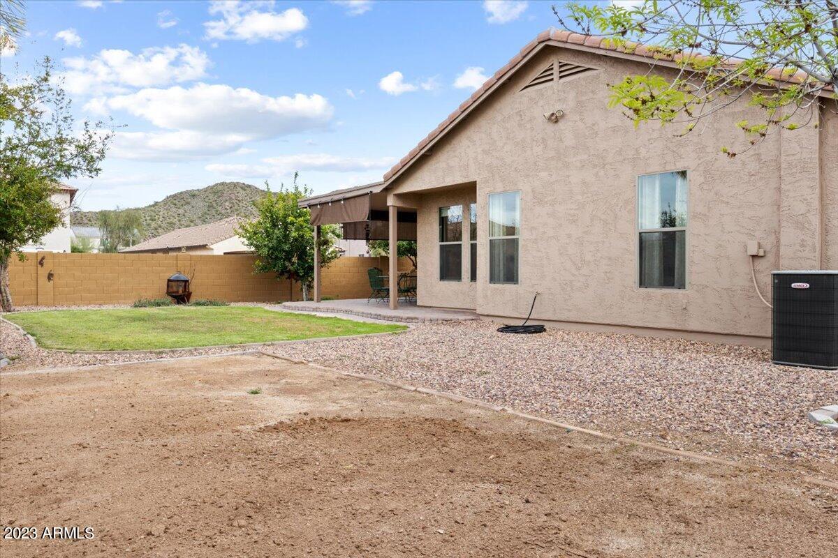 2218 W ANGEL Way