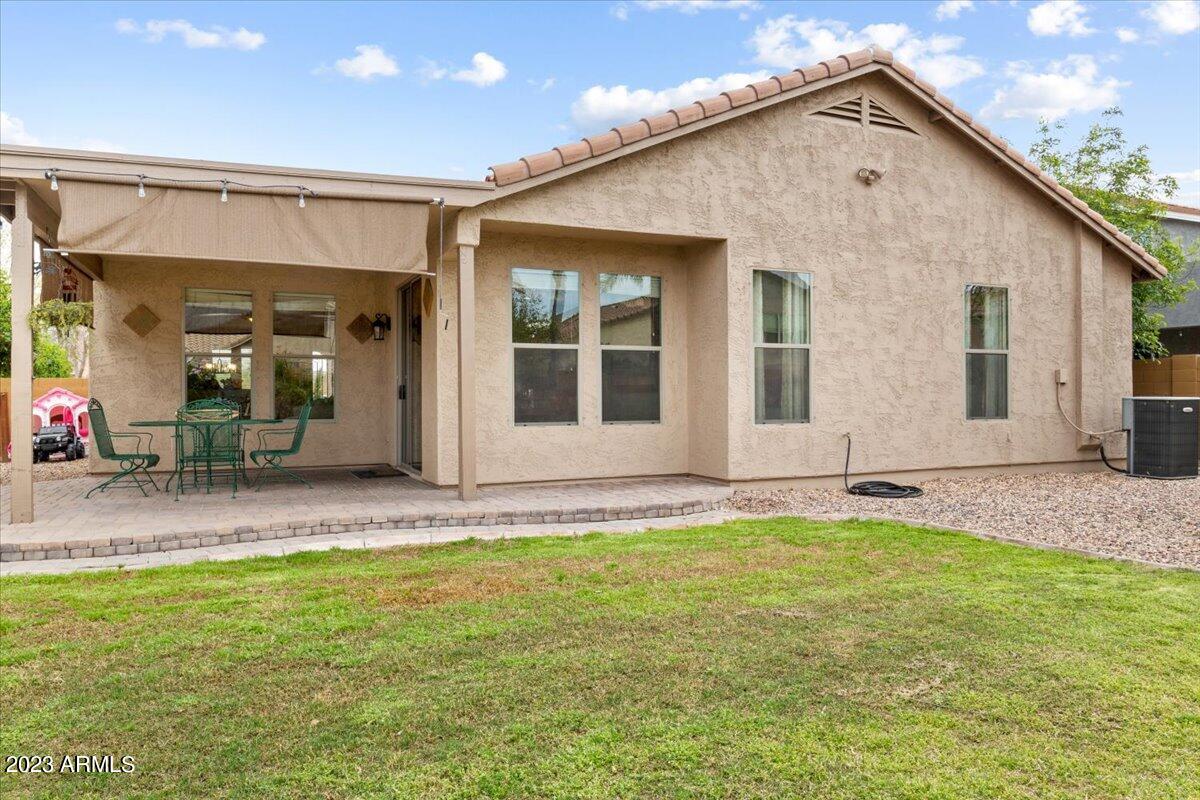 2218 W ANGEL Way
