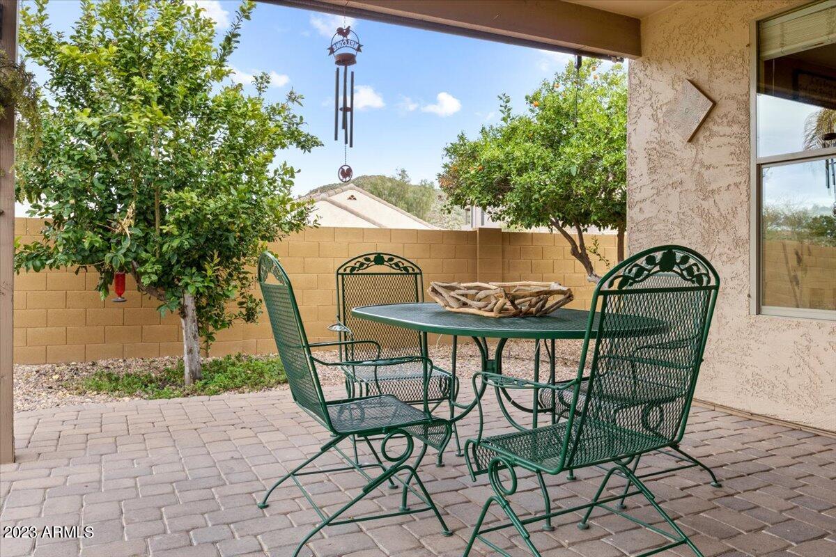 2218 W ANGEL Way
