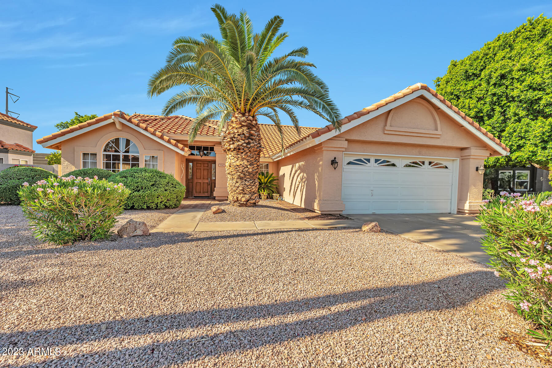 2943 E REDWOOD Lane