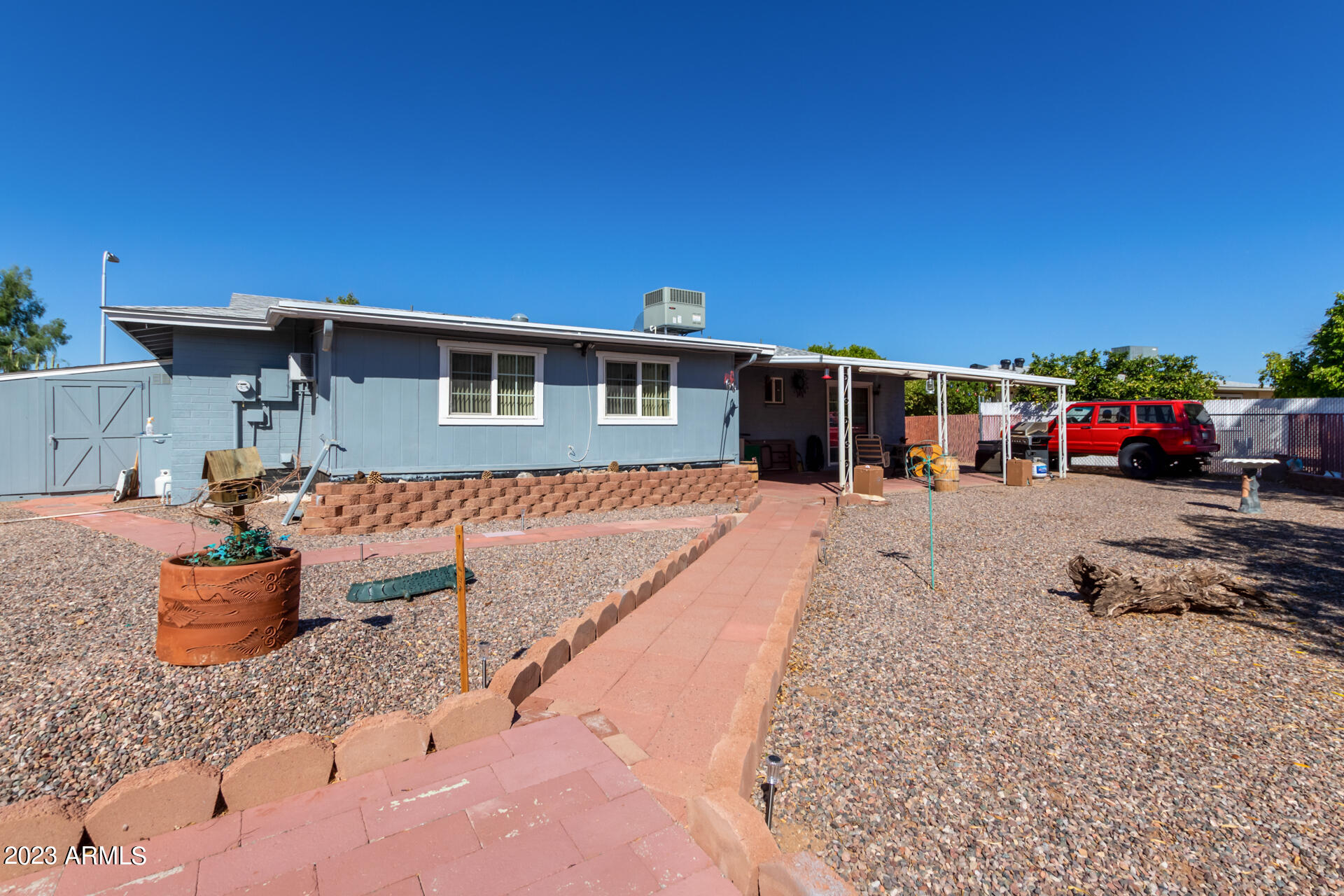 5521 E DALLAS Street