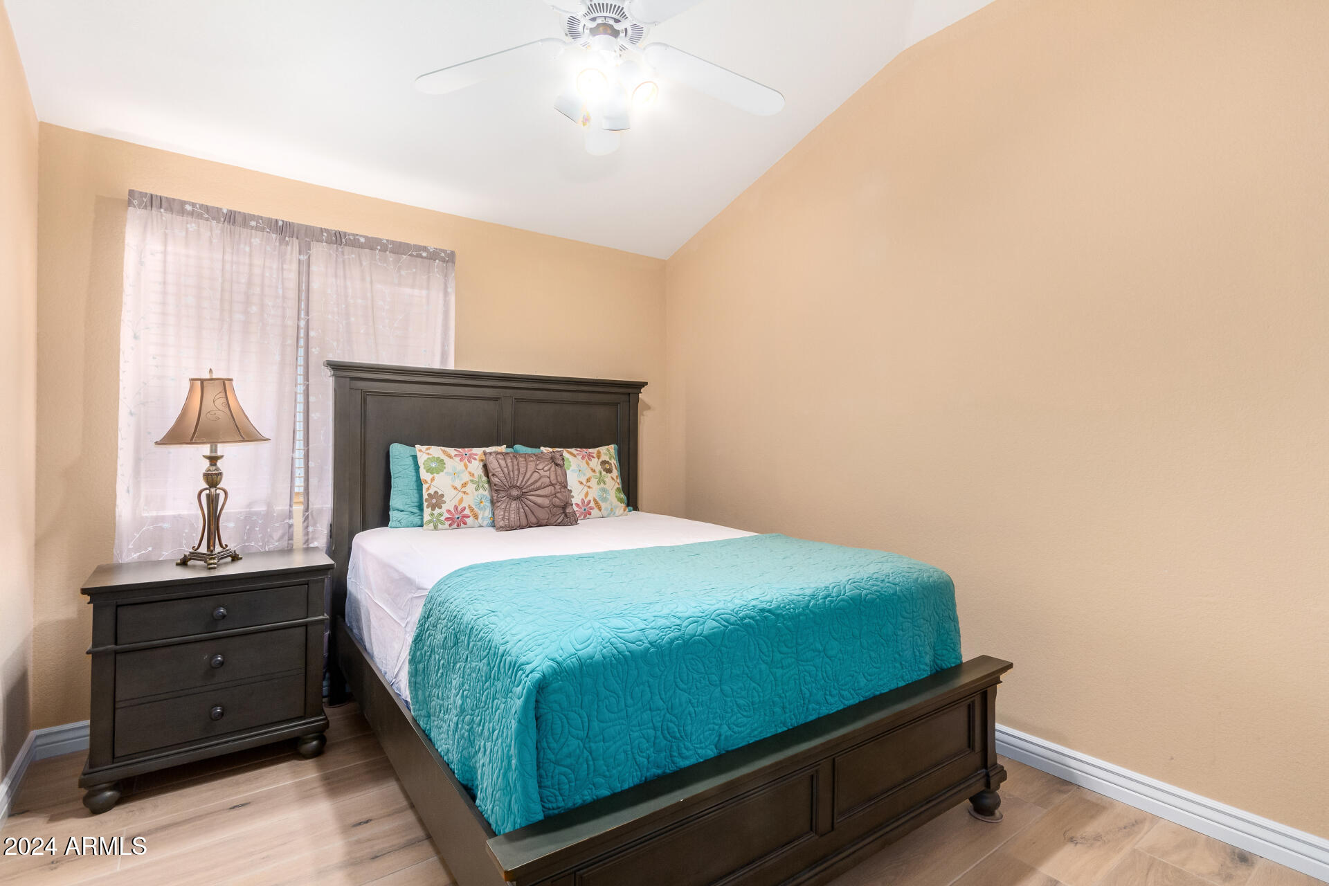 3243 N SAFFRON