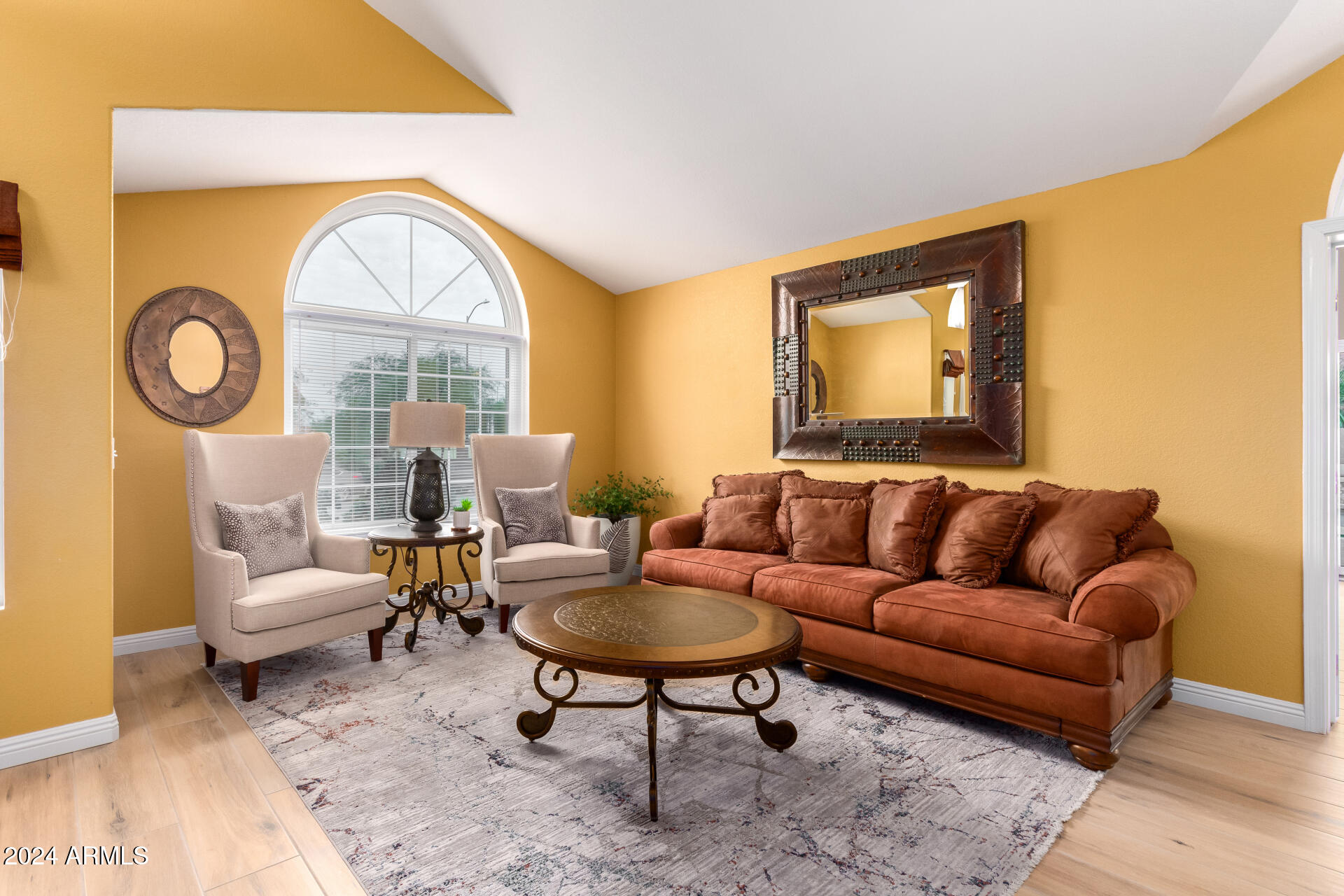 3243 N SAFFRON