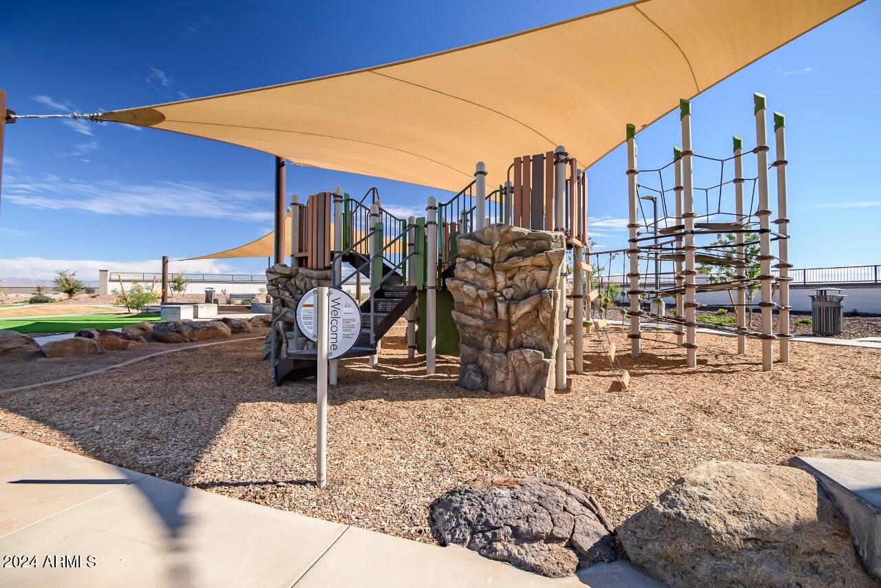 804 W SUPERSTITION Drive