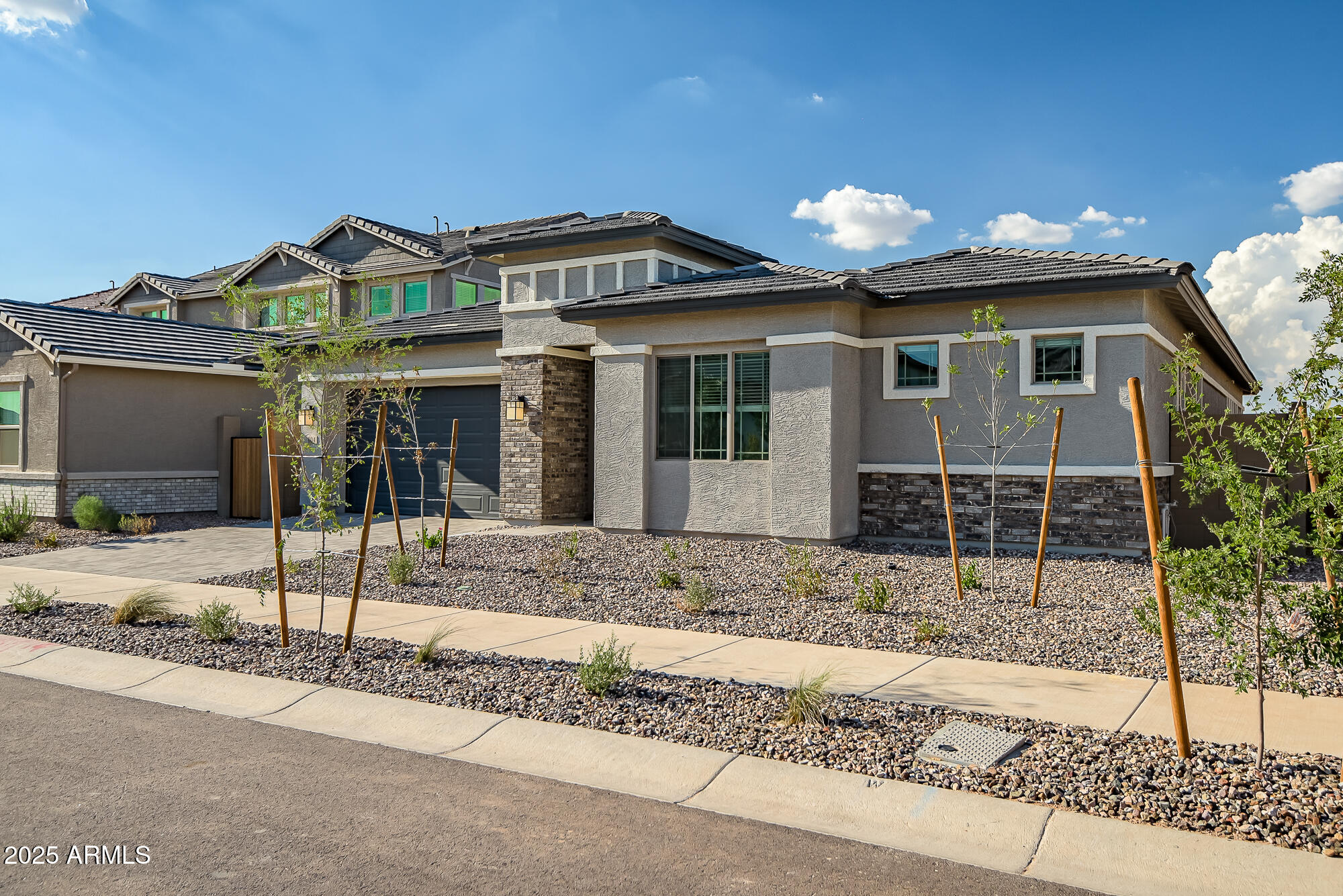 804 W SUPERSTITION Drive