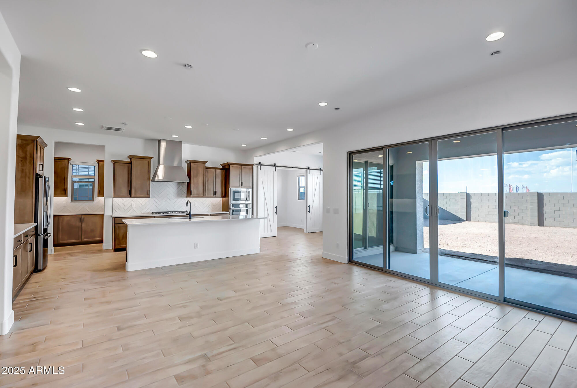 804 W SUPERSTITION Drive