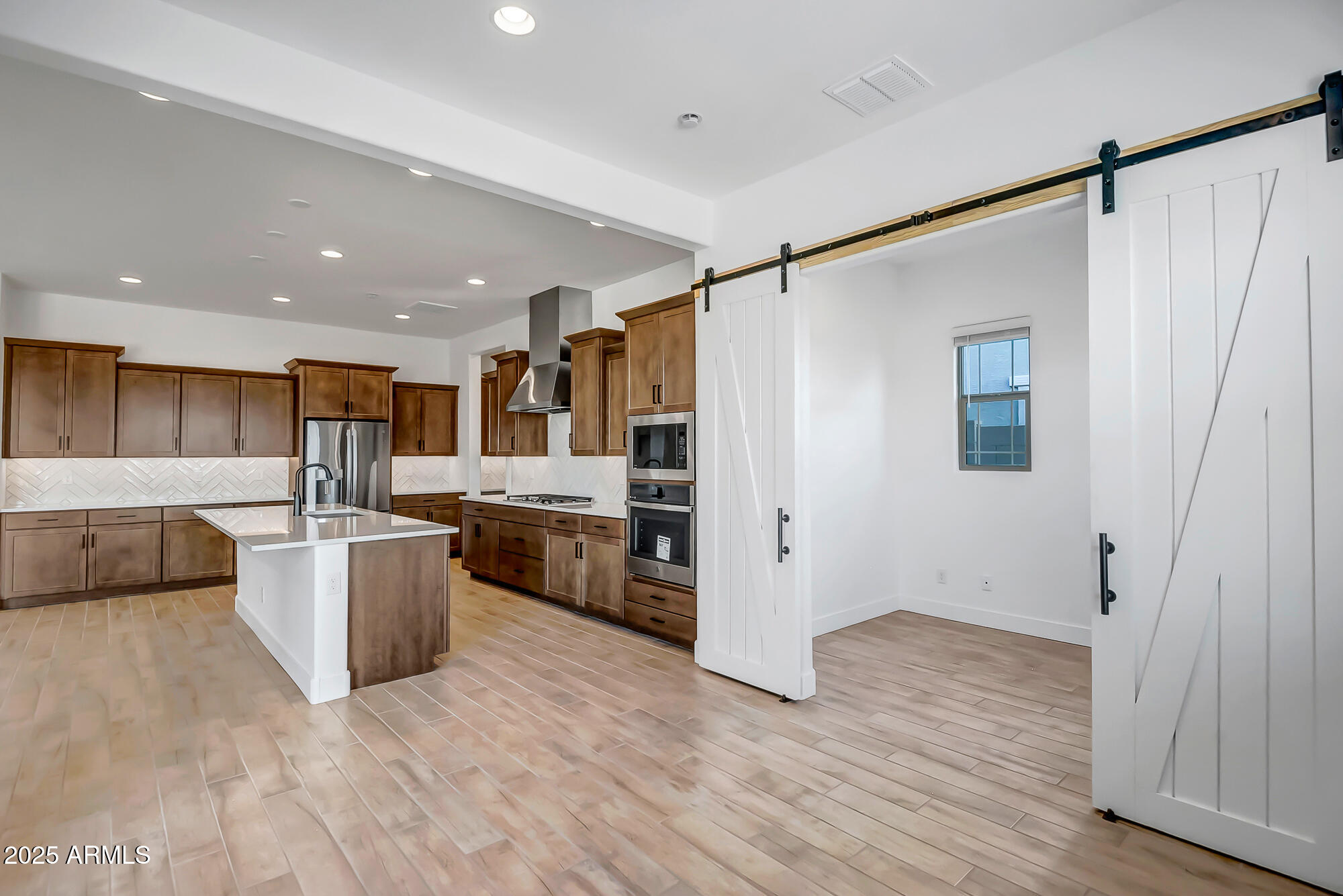 804 W SUPERSTITION Drive
