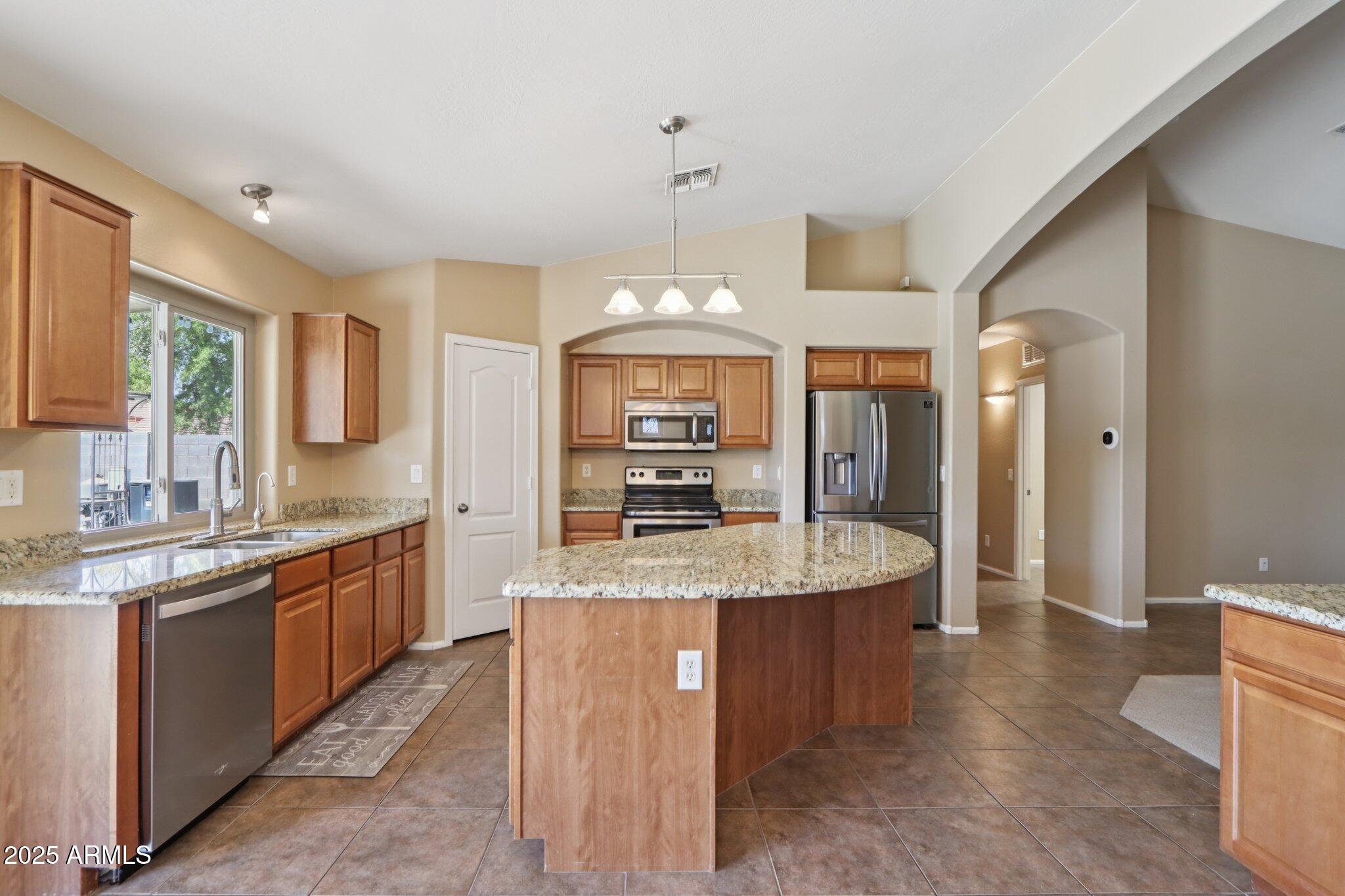 41087 W THORNBERRY Lane