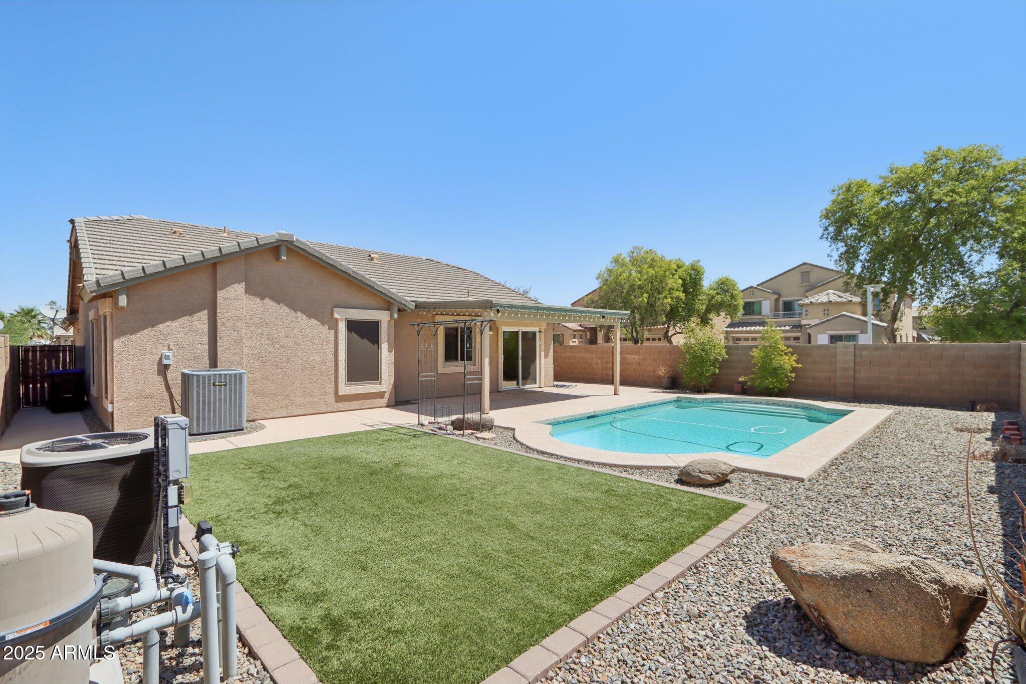41087 W THORNBERRY Lane