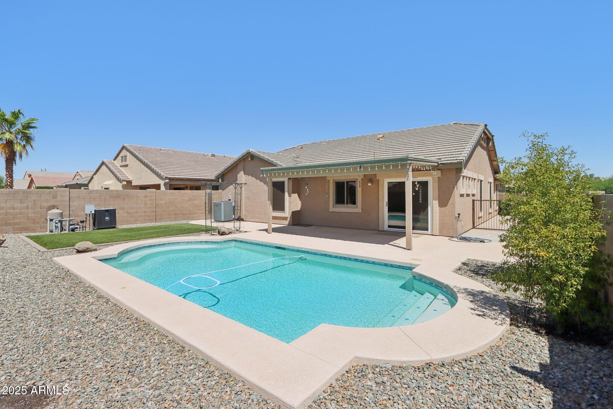 41087 W THORNBERRY Lane
