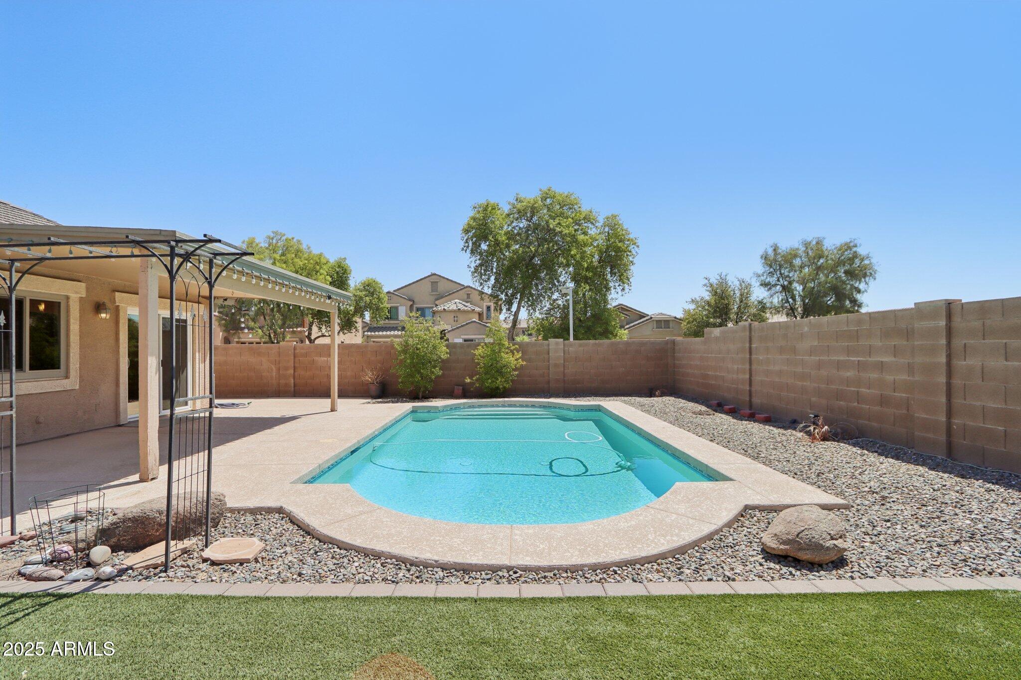 41087 W THORNBERRY Lane