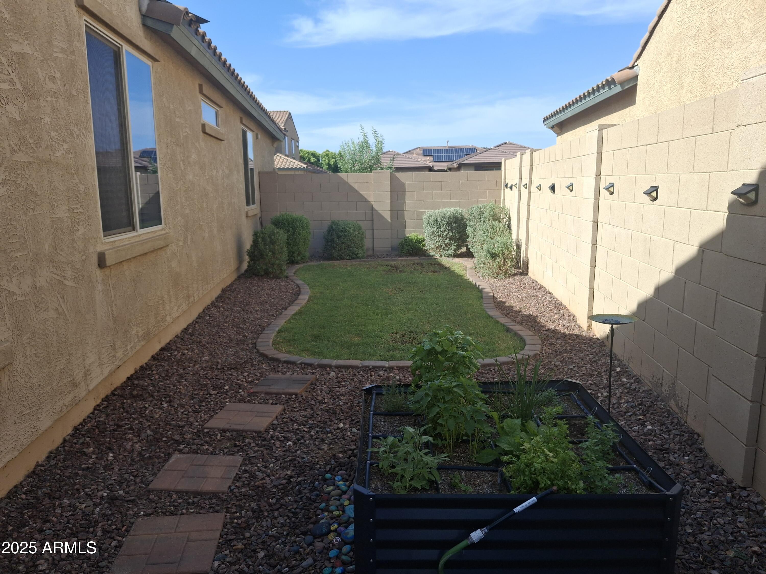 10773 W PRICKLY PEAR Trail