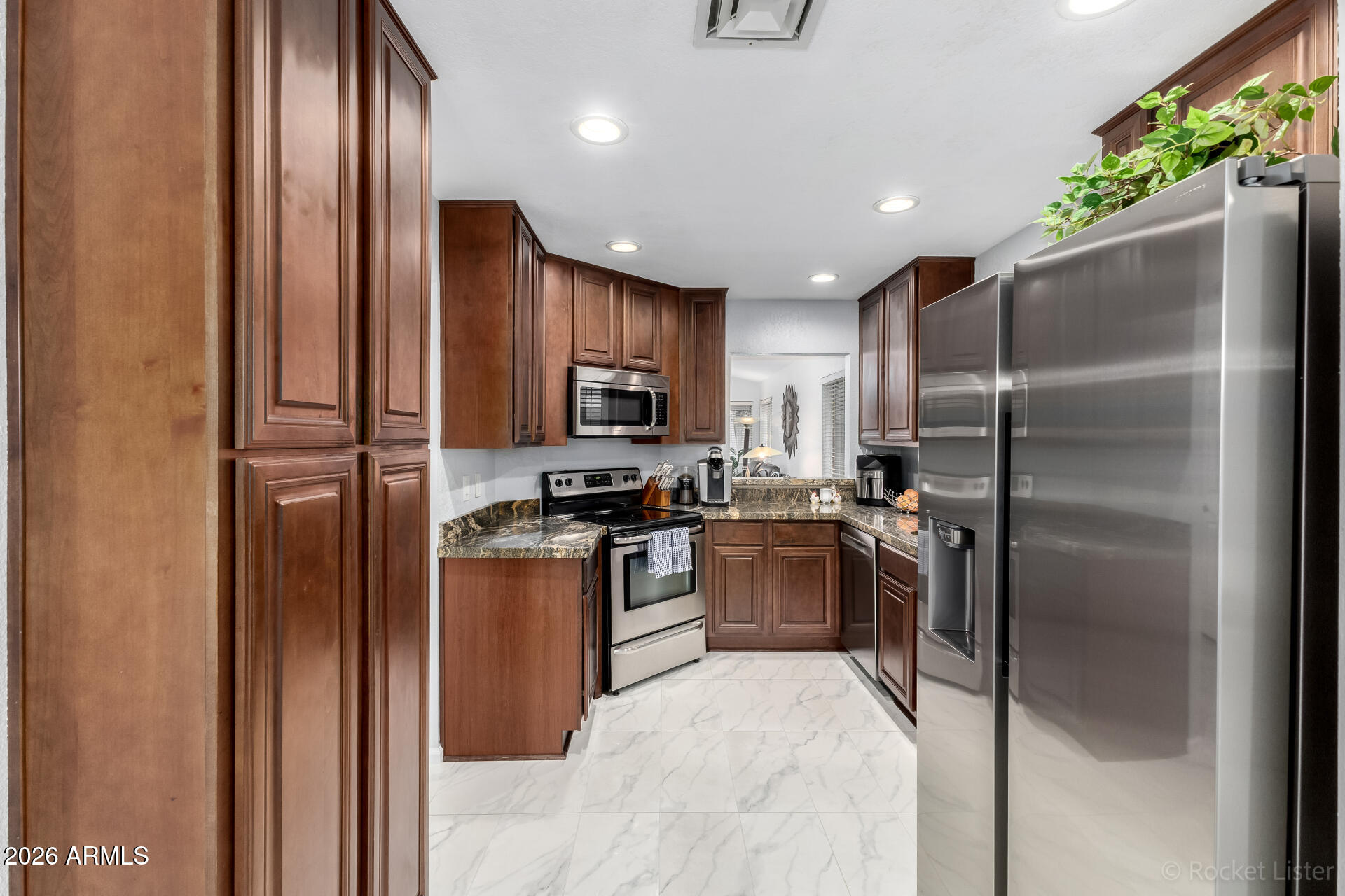 2379 W GAIL Drive