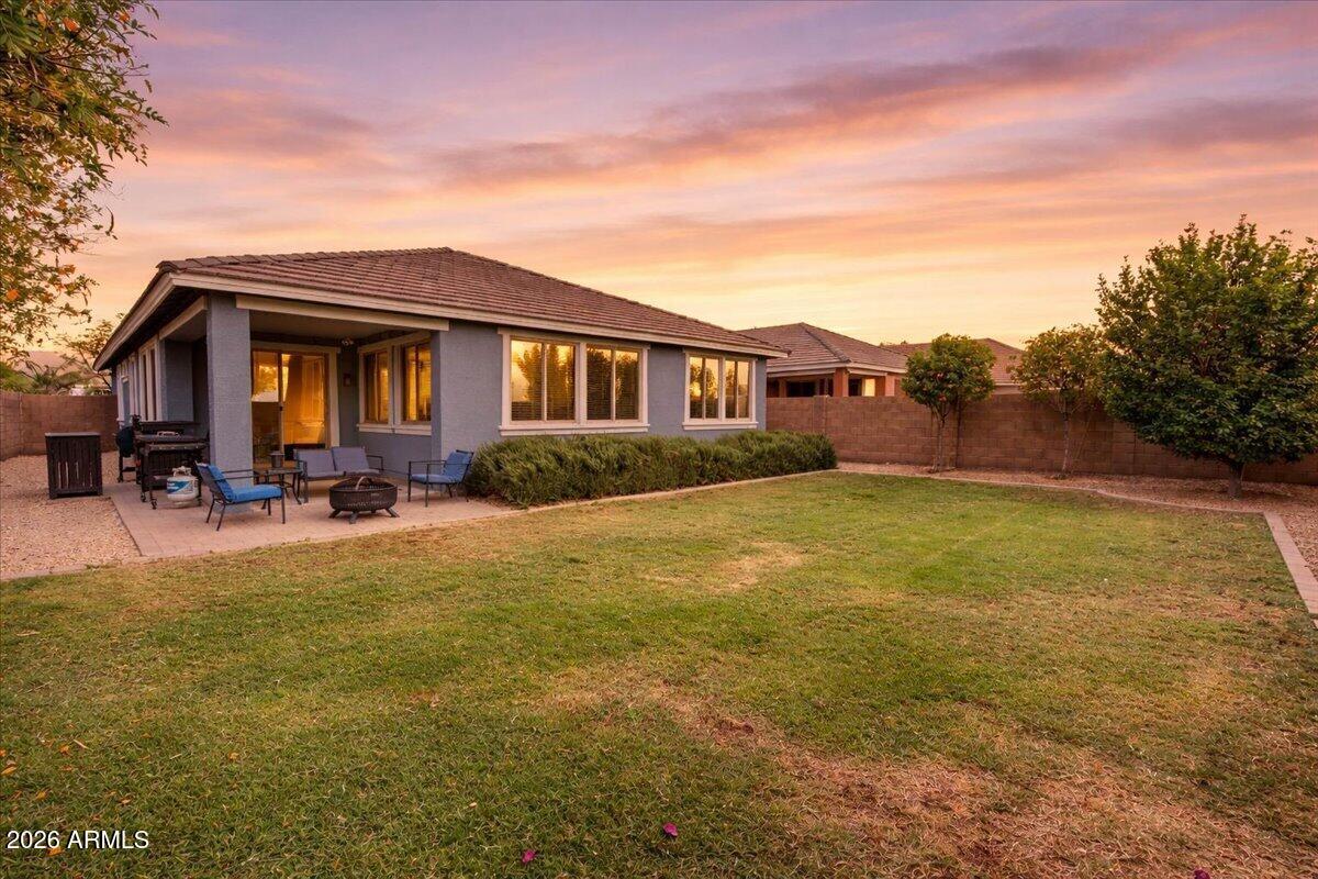 3462 N LOS ALAMOS