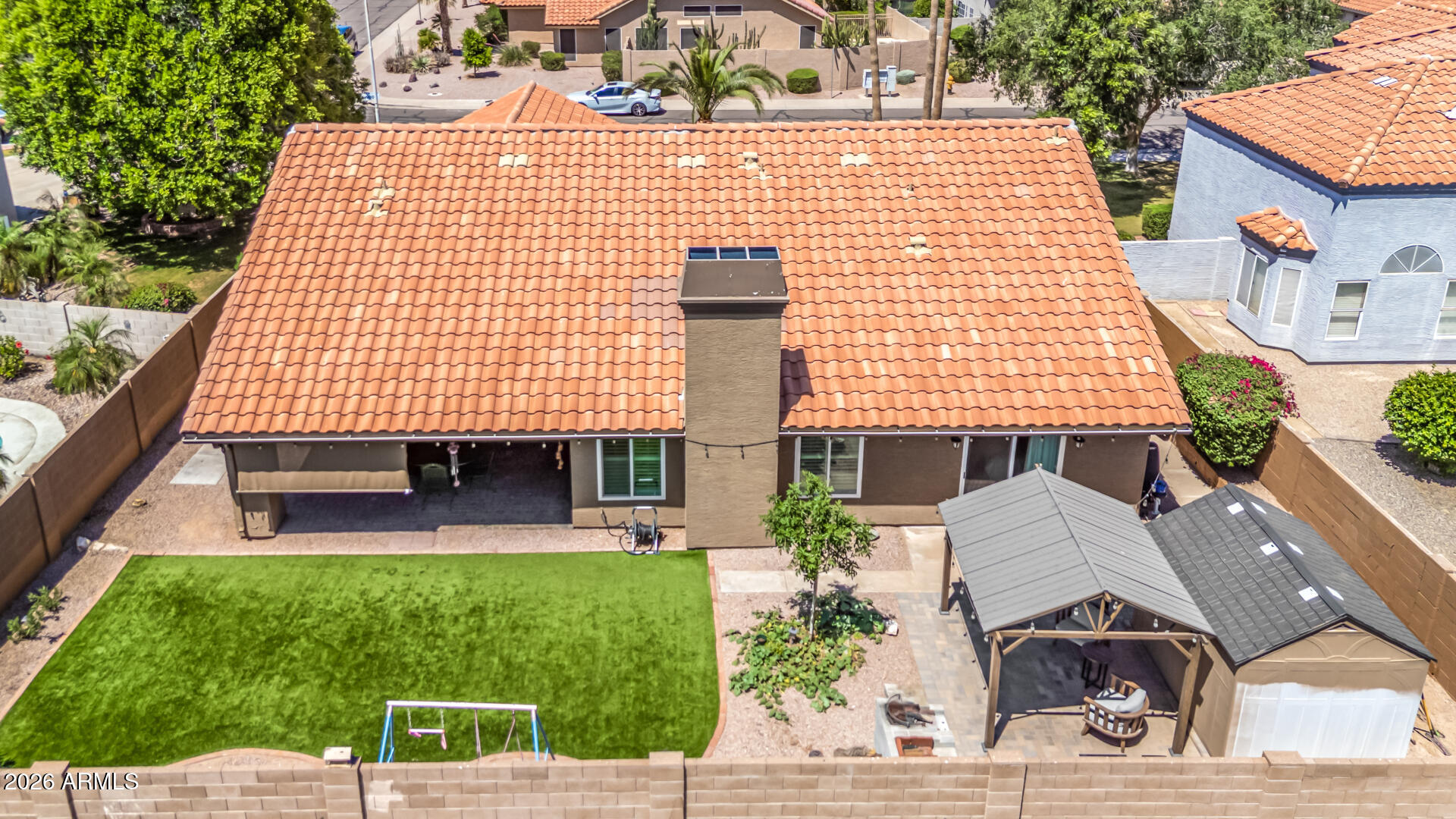 2943 E REDWOOD Lane