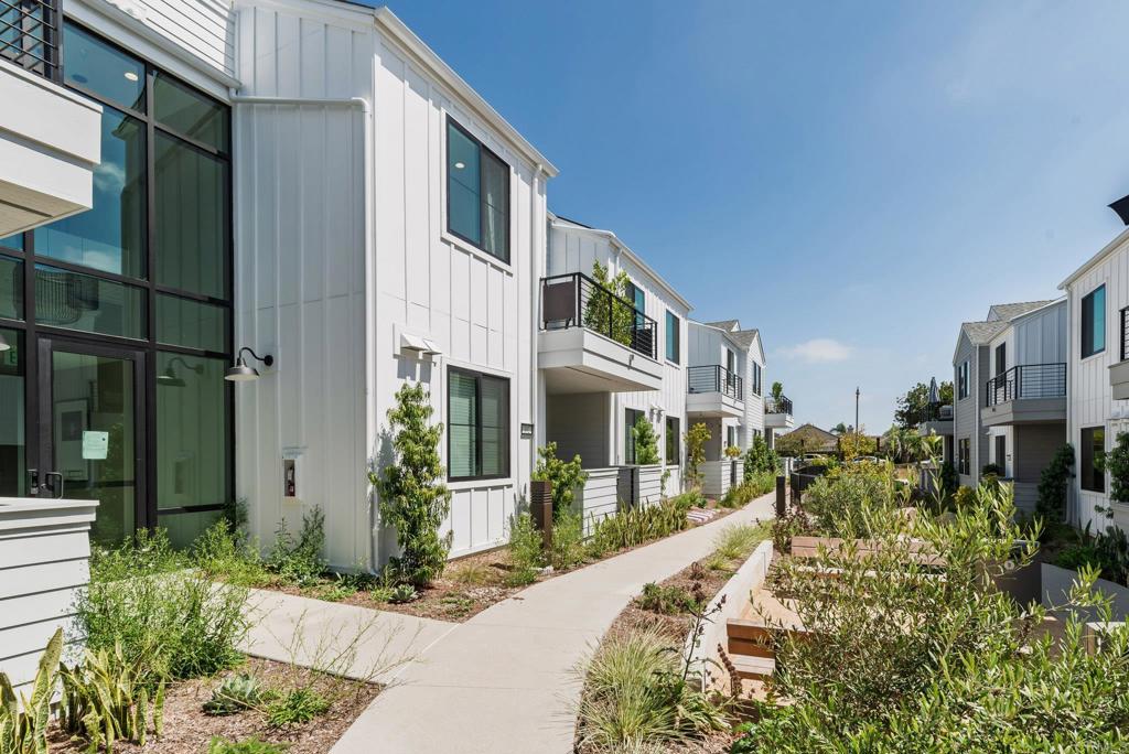 1105 Catania Court 203