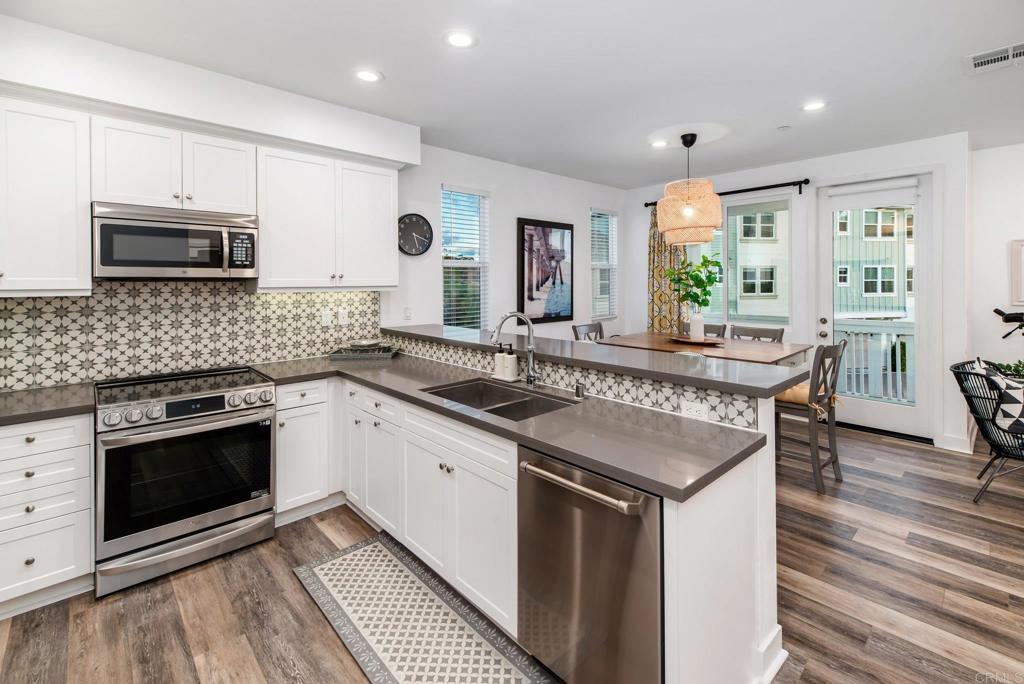 1115 Sea Glass Way
