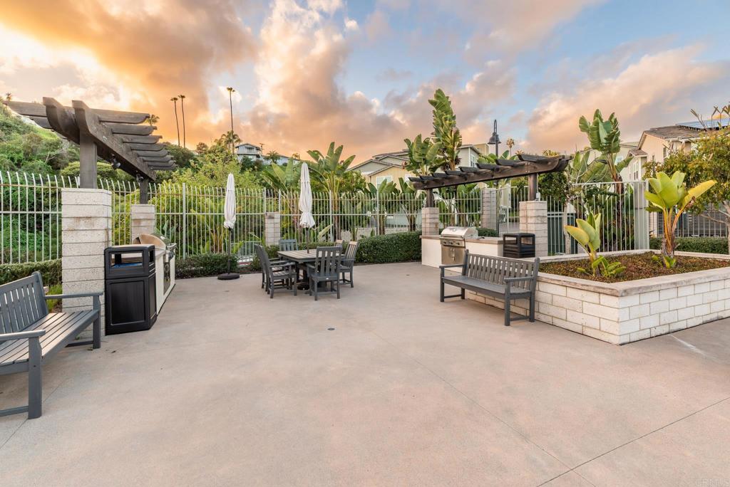 1115 Sea Glass Way