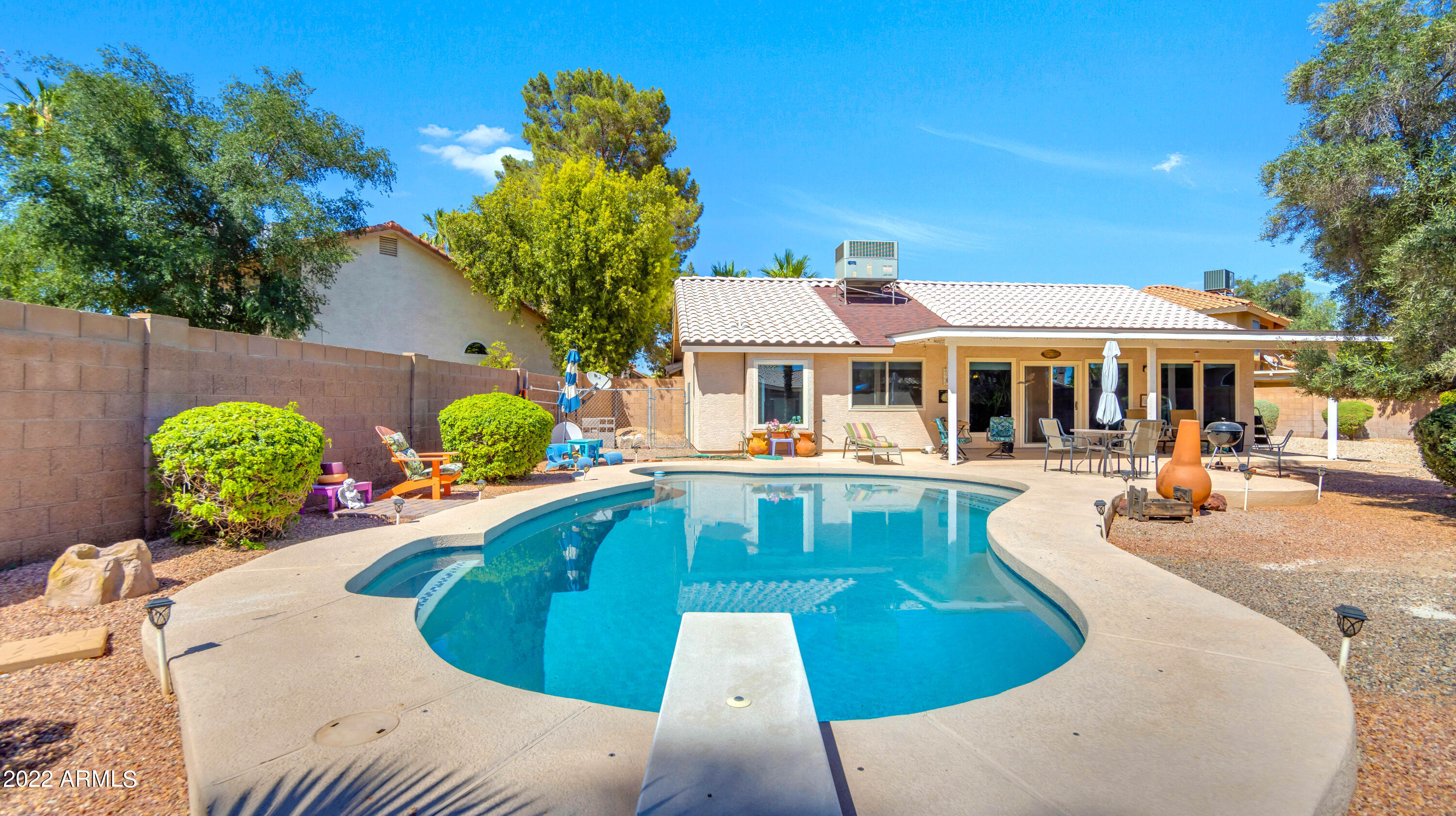 4325 E WOODLAND Drive