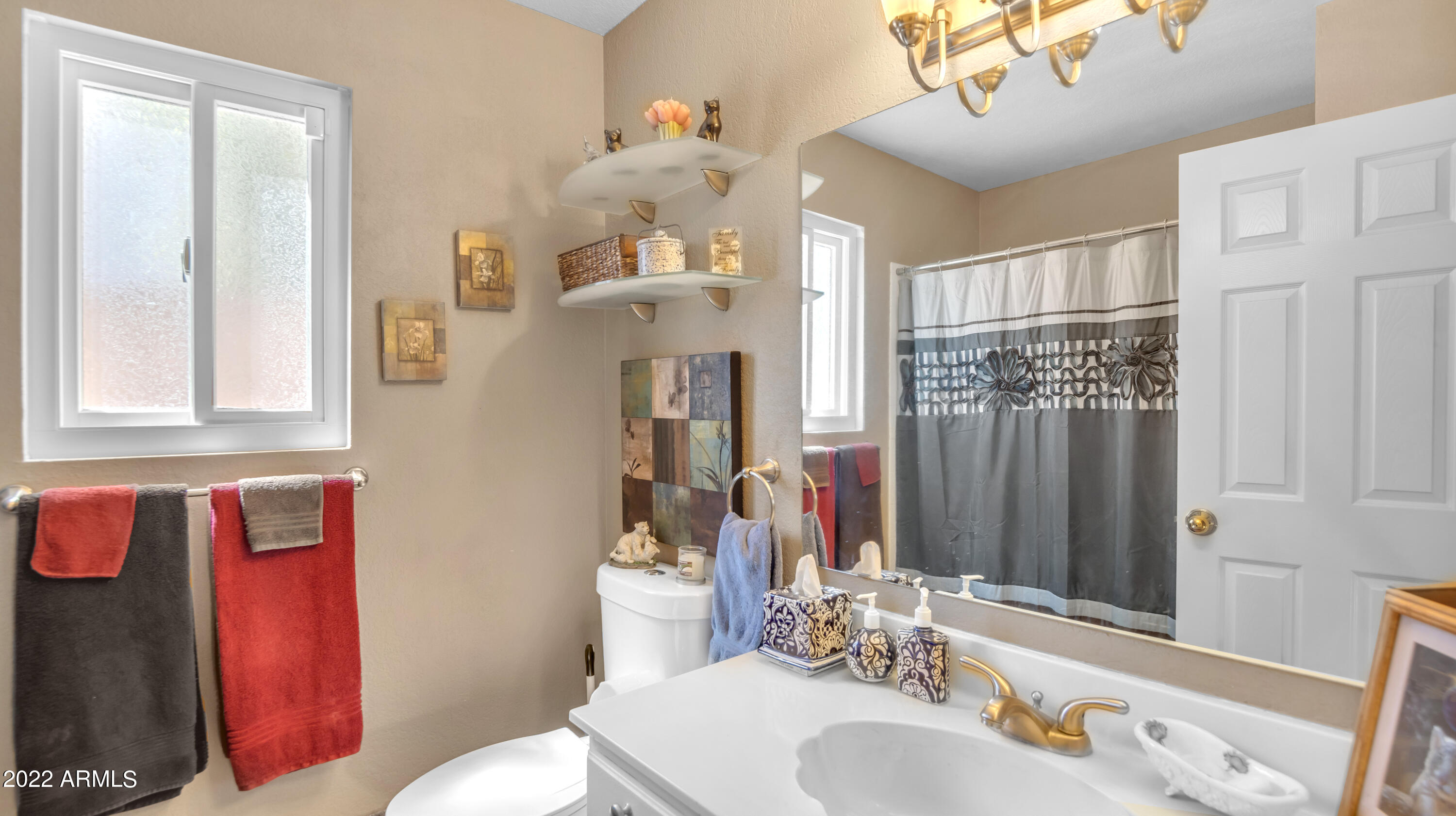 4325 E WOODLAND Drive