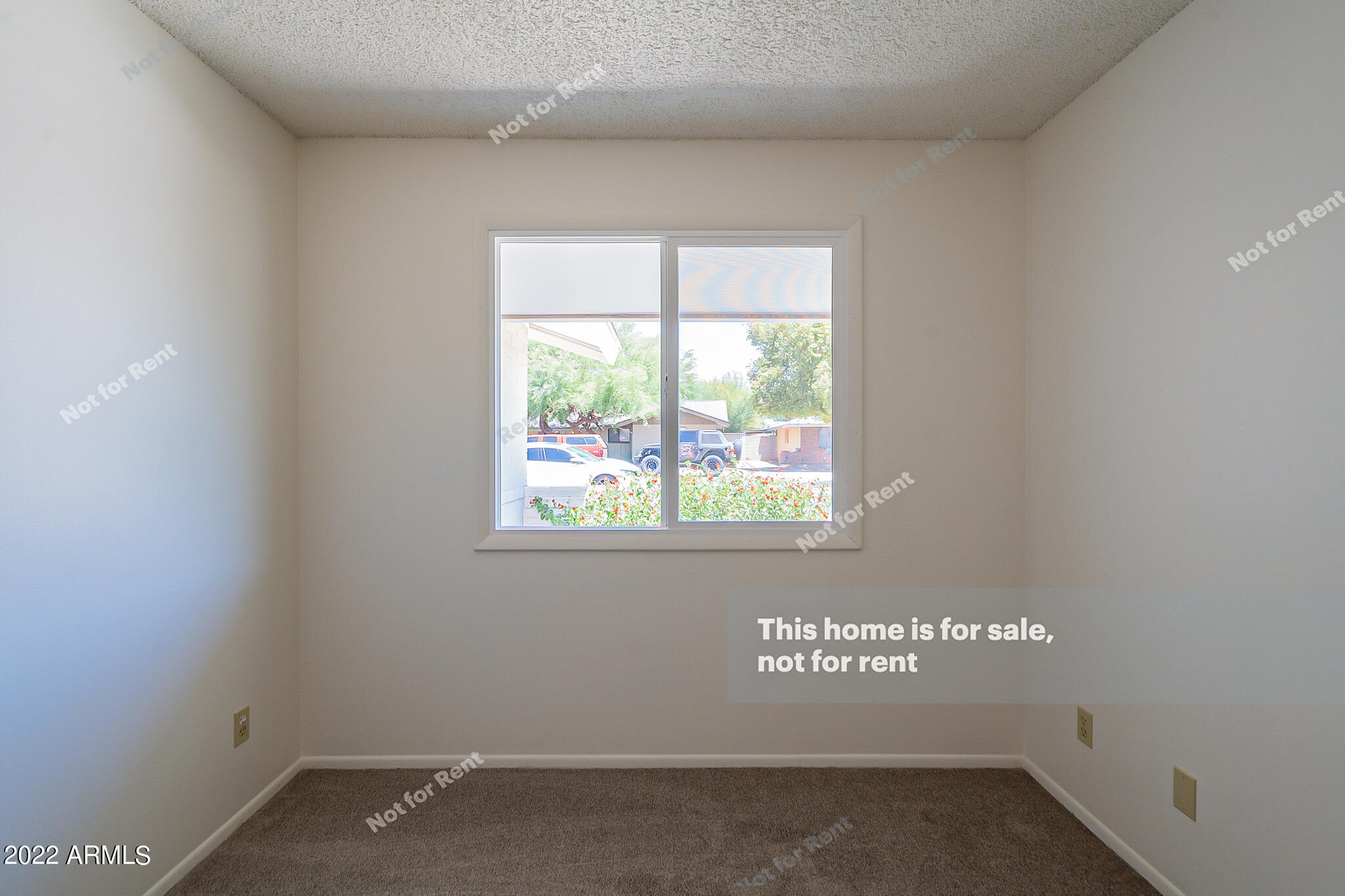 1041 E FAIRMONT Drive