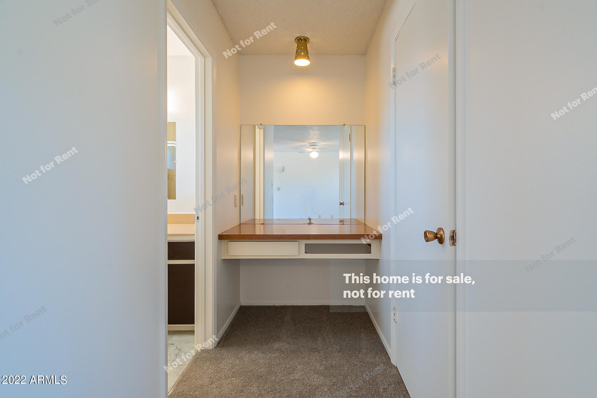 1041 E FAIRMONT Drive