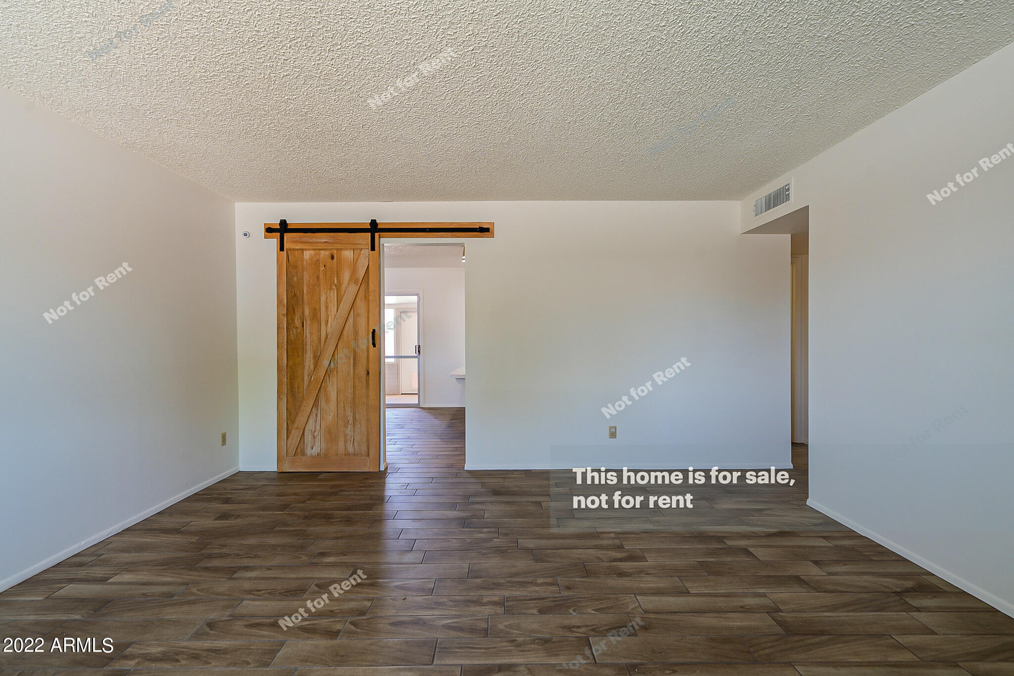 1041 E FAIRMONT Drive