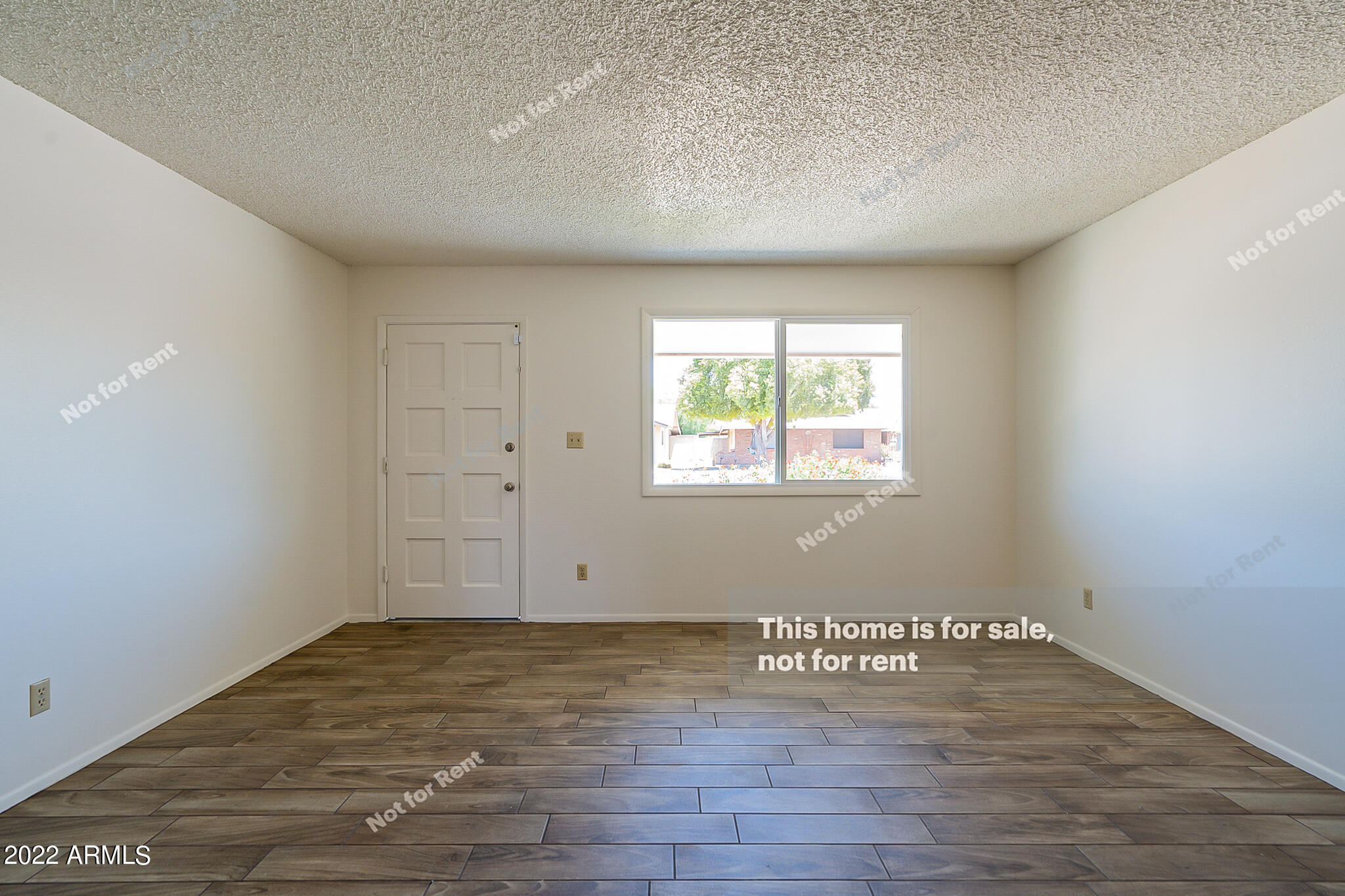 1041 E FAIRMONT Drive